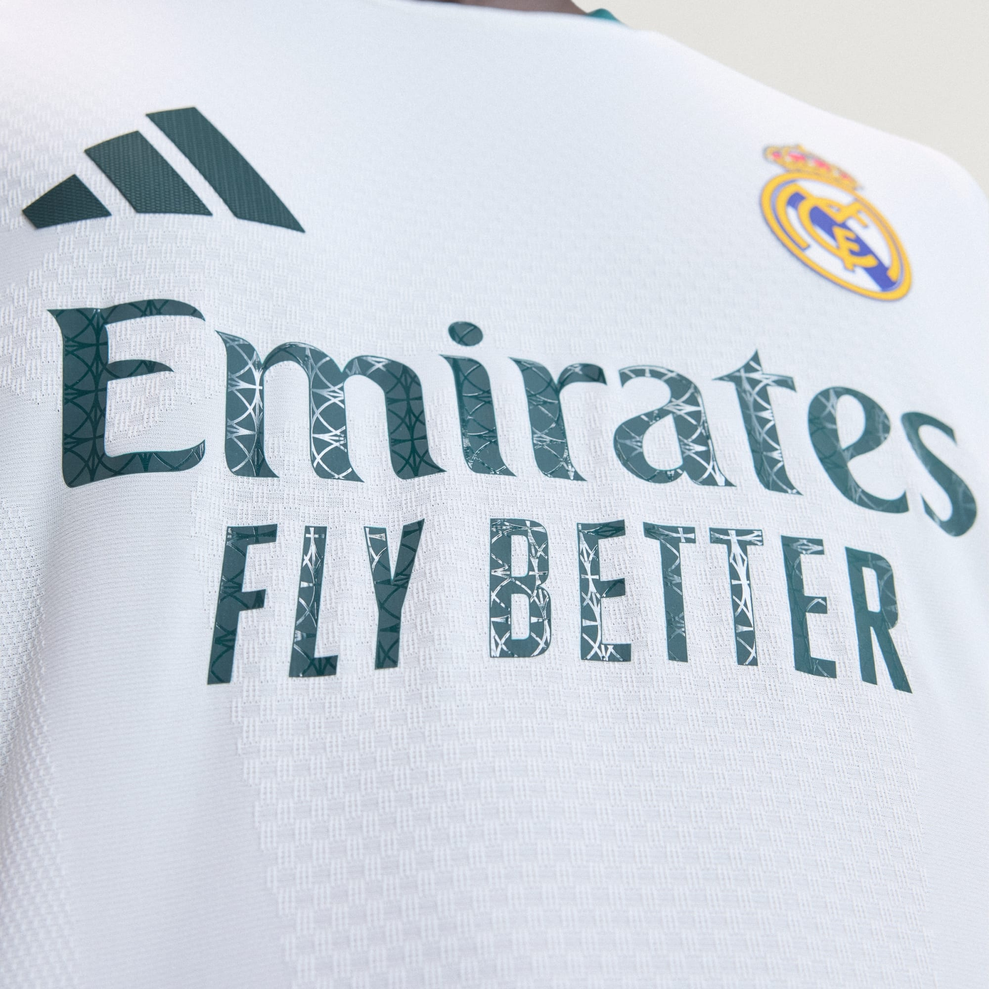 👑💎好比皇冠上鑽石與珍珠 Adidas Real Madrid 皇家馬德里 2026-27 主場長袖球員版球衣 (可加印字章) KC3943