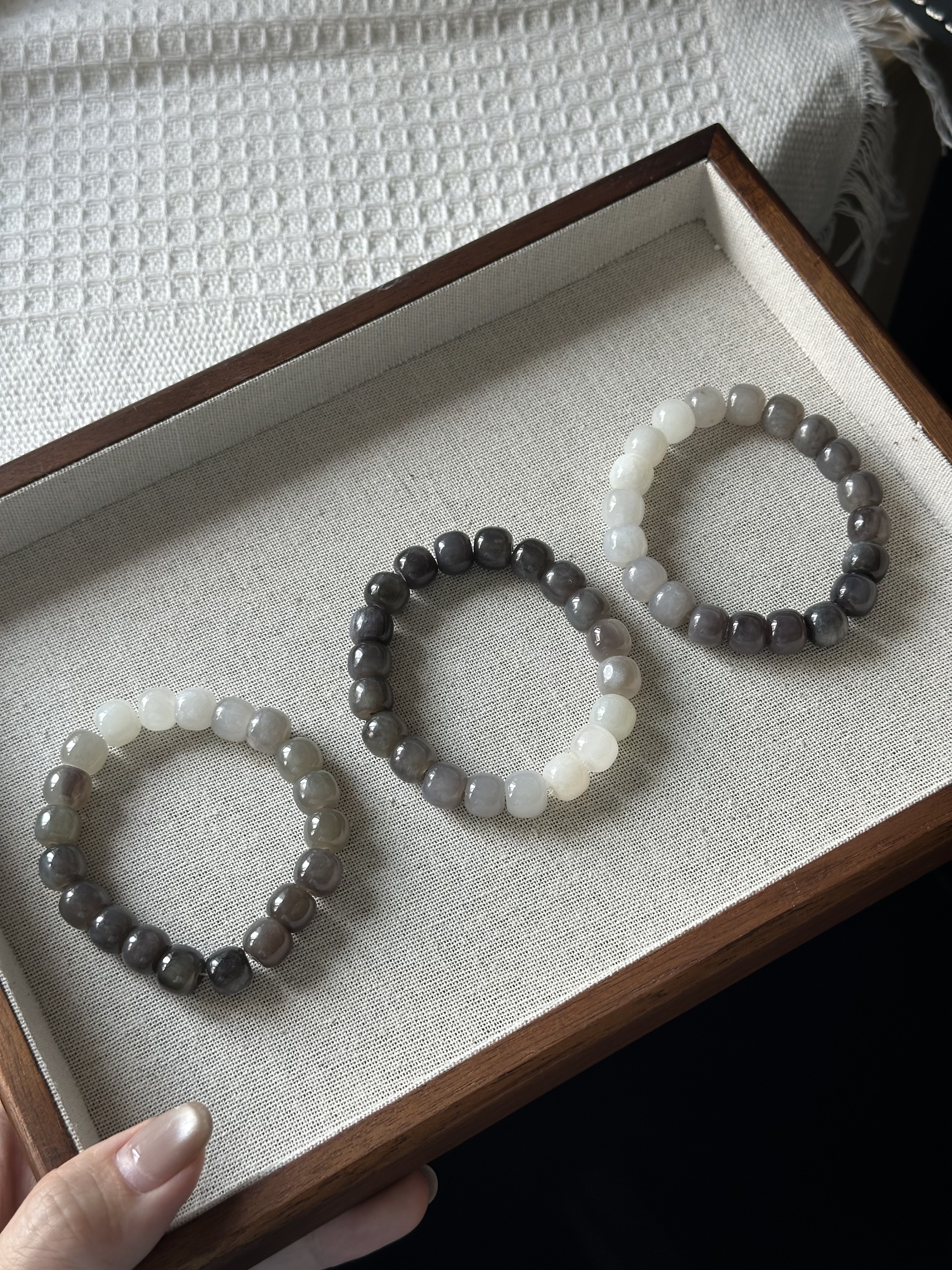 渐变和田玉 灰色｜ Hetian Jade Grey color