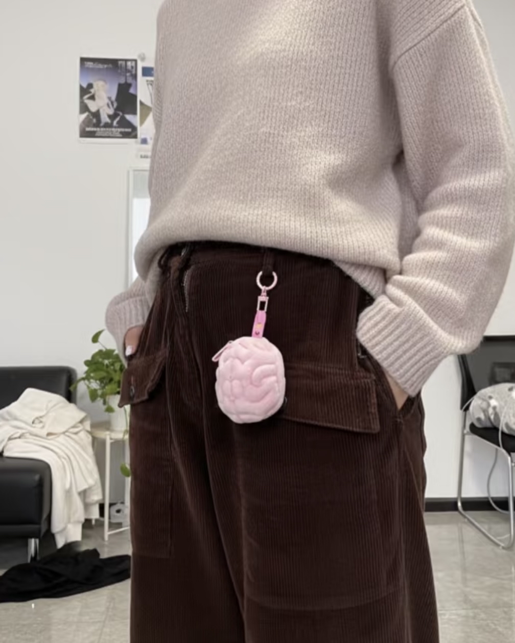 怪美的粉紅外接大腦包 / 掛件