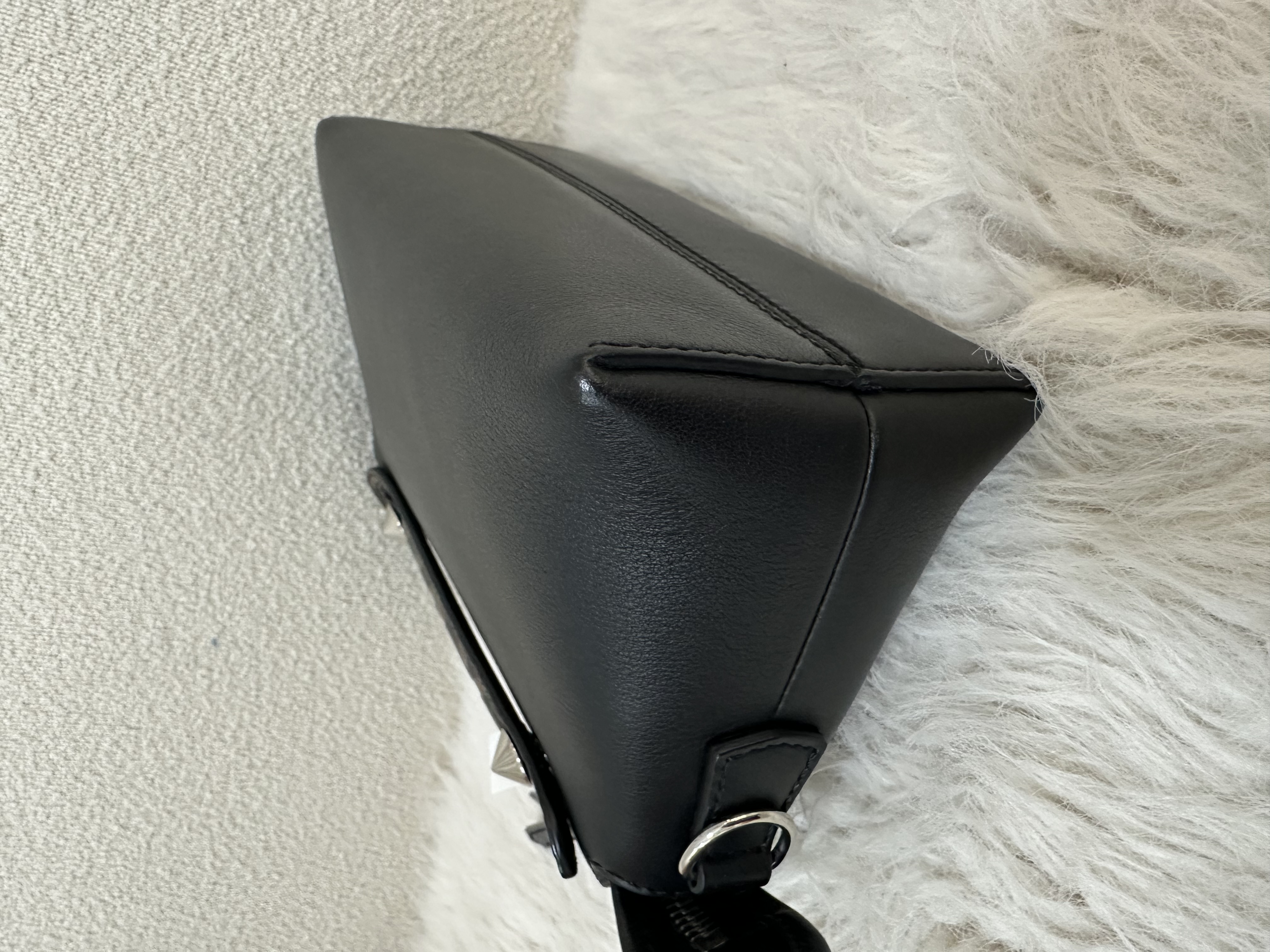 Pre-owned FENDI SHOULDER BAG/ Product Code: 26031011