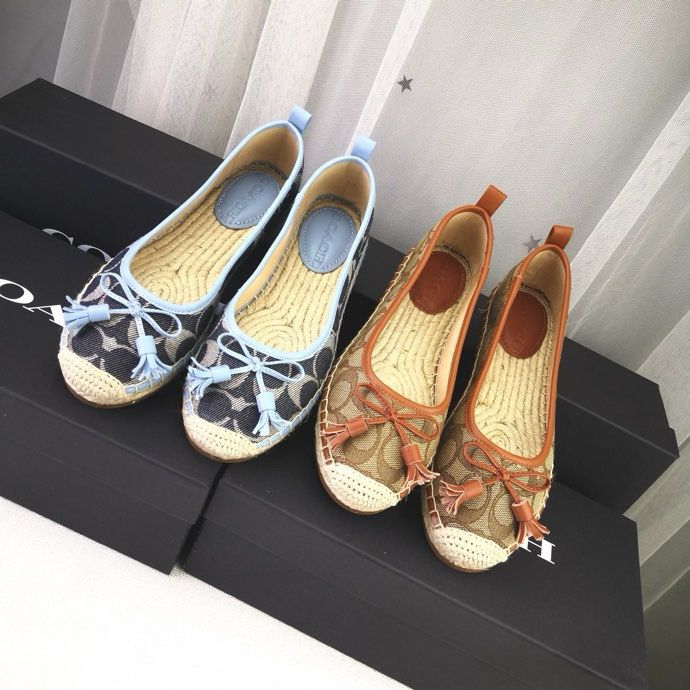 COACH淺口漁夫鞋$330對。