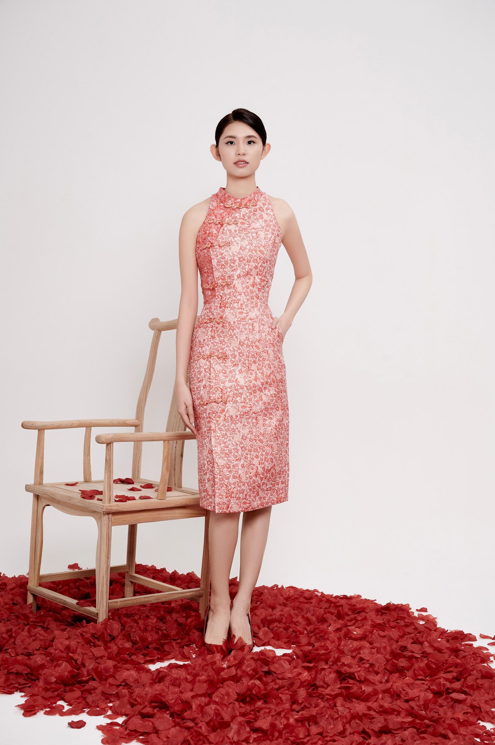 独家Cut in 露背旗袍 2136