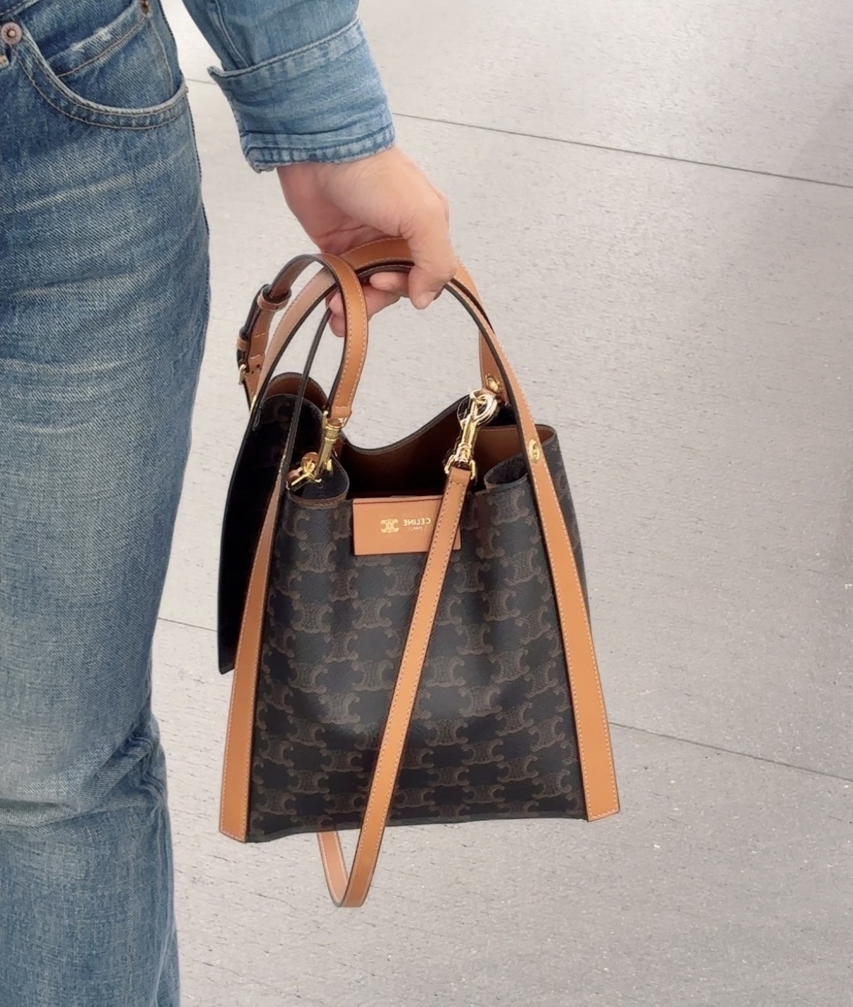 精選貨品優惠💖新款🆕訂貨📮Celine small cube bag  Size 18.5x21x17cm