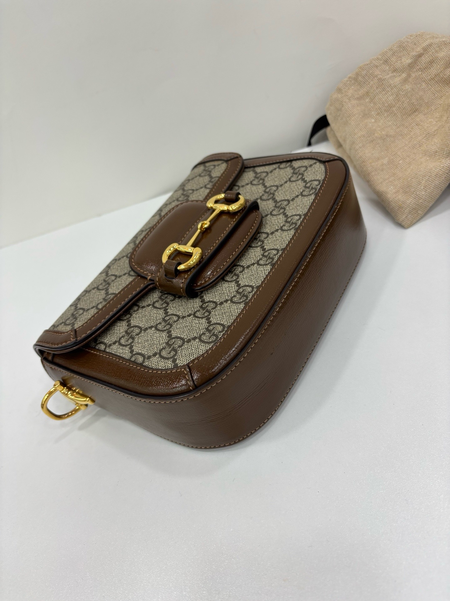 直播貨品 |  [1個-$100 2個-$300］E02