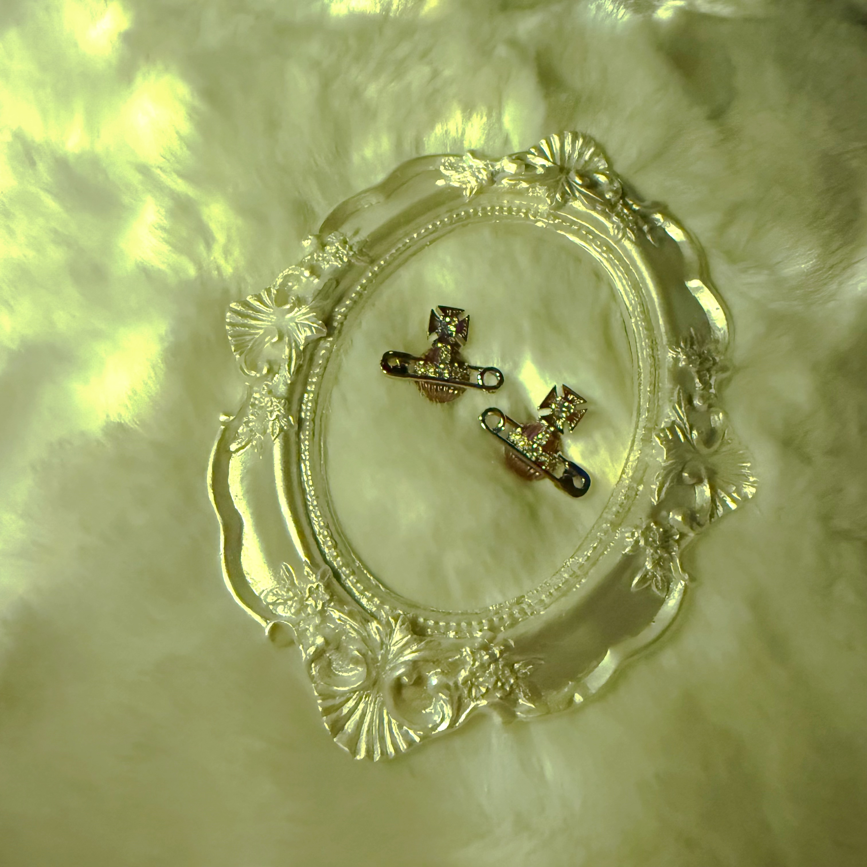 Vivienne Westwood Kitty earrings pink