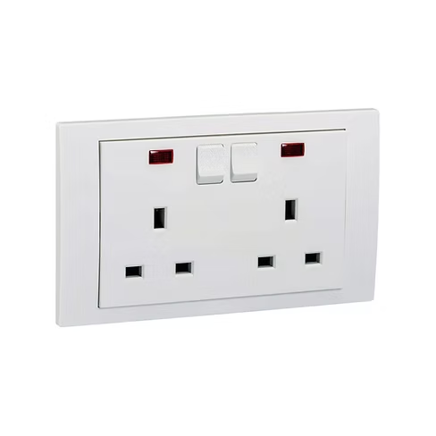 施耐德 元雅 白 13A孖蘇有掣有燈 插座