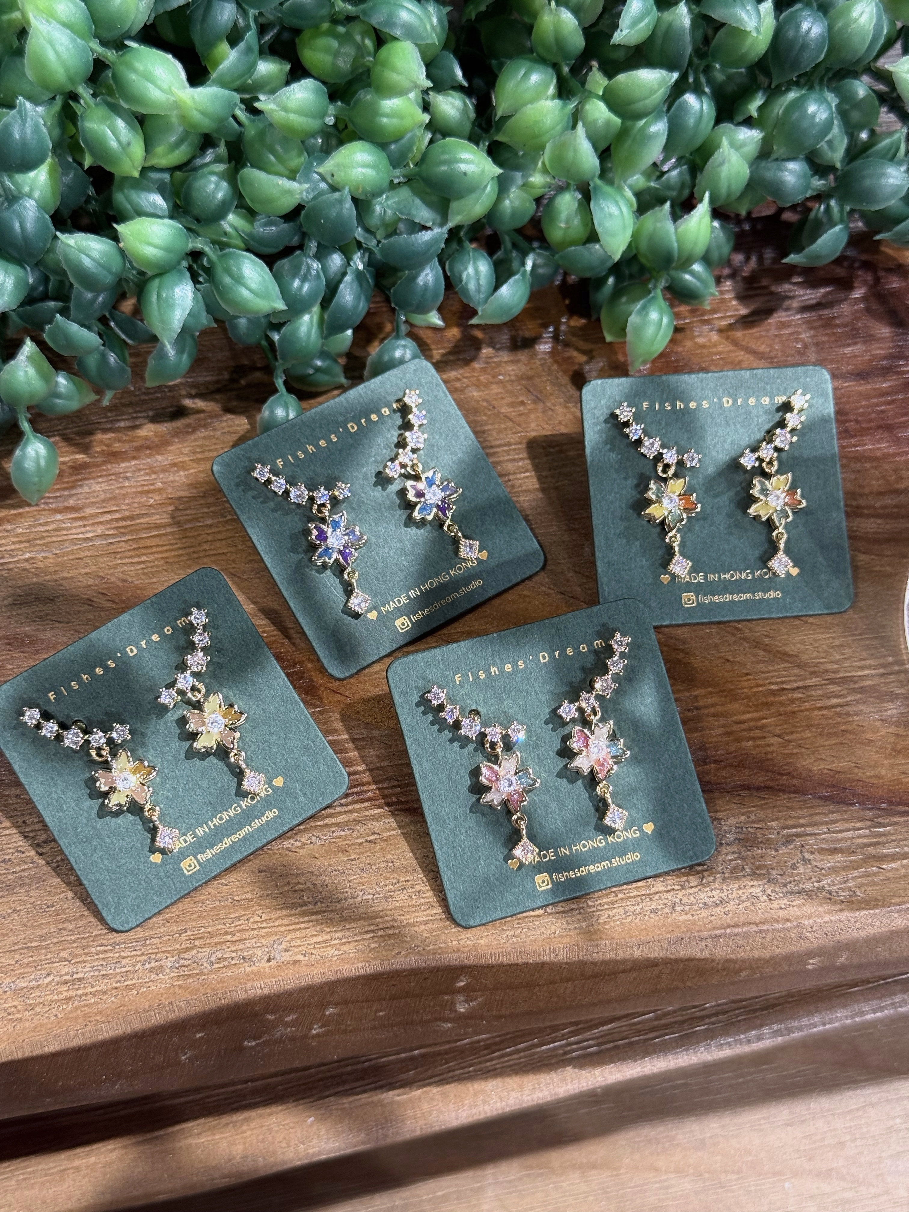 星花藤 Starflower Vine Dangle Earrings | 垂墜款耳環