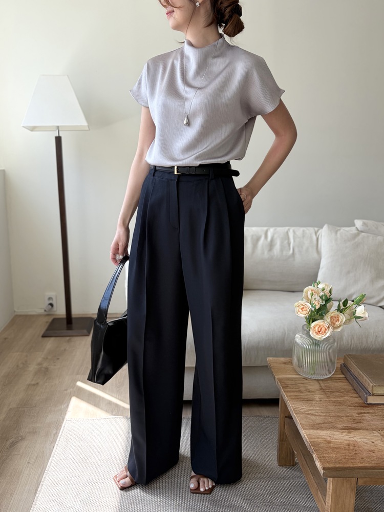Timeless Pleated Flow Pants (Navy)