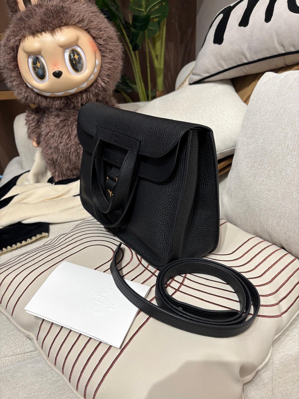 Hermes Halzan 31 Stamp C 黑色牛皮金扣 100%Authentic, 98%New ✅專門店收據✅Dust bag ✅Box