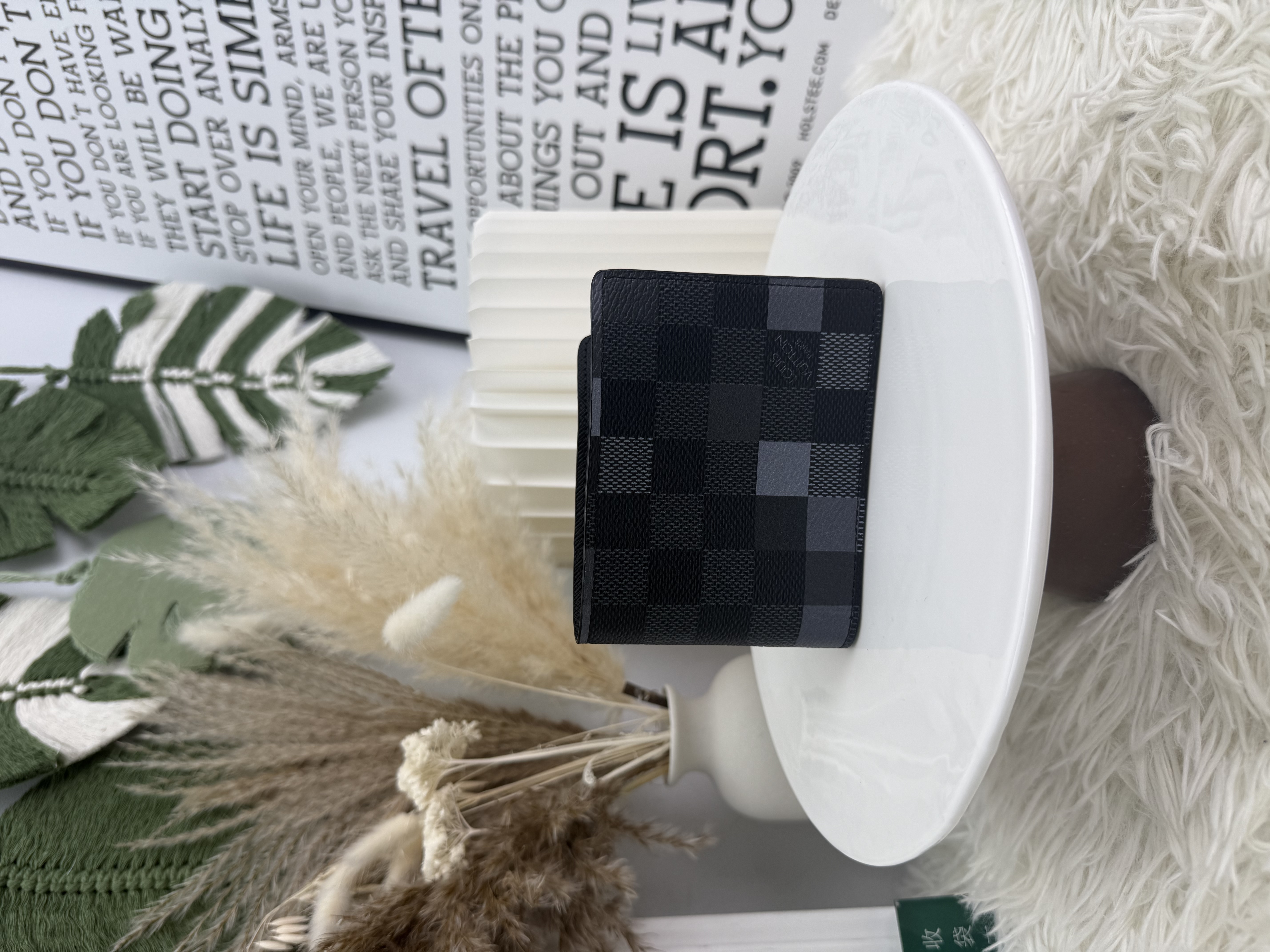Lv🖤閑置品💫黑藍棋盤格短銀包🩶有塵袋