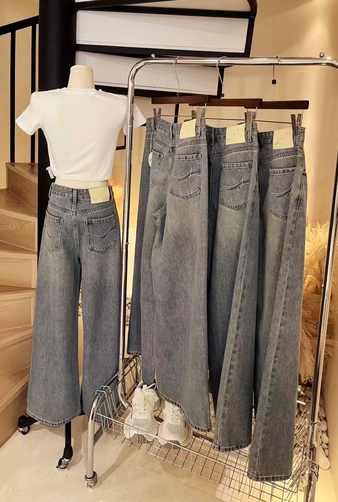 8013闭眼入牛仔阔腿裤