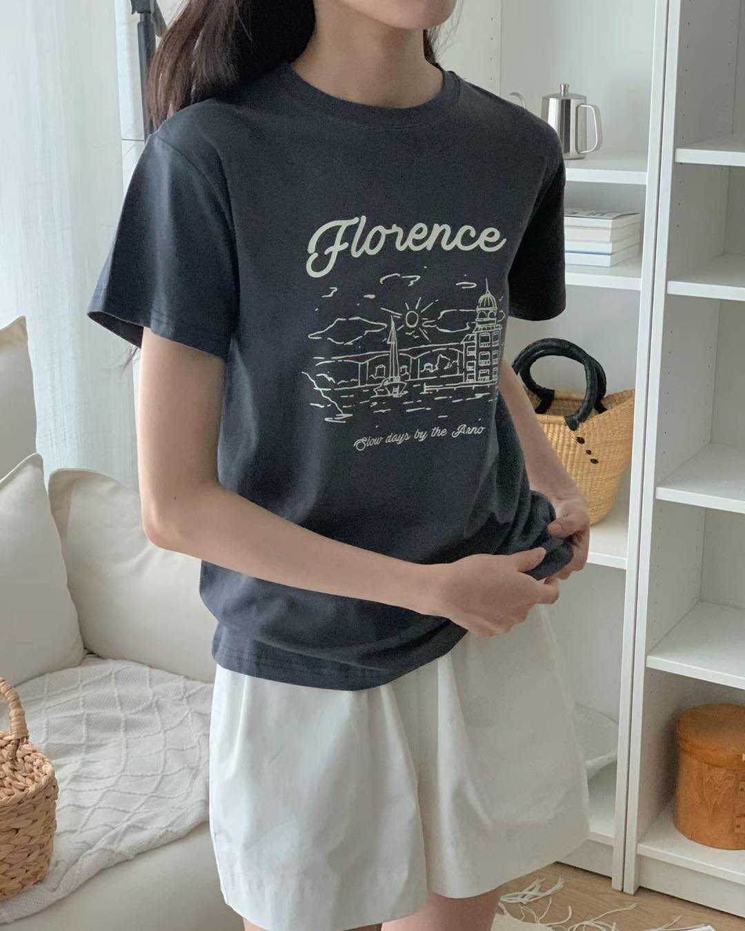 文藝感十足的手繪風 Tee