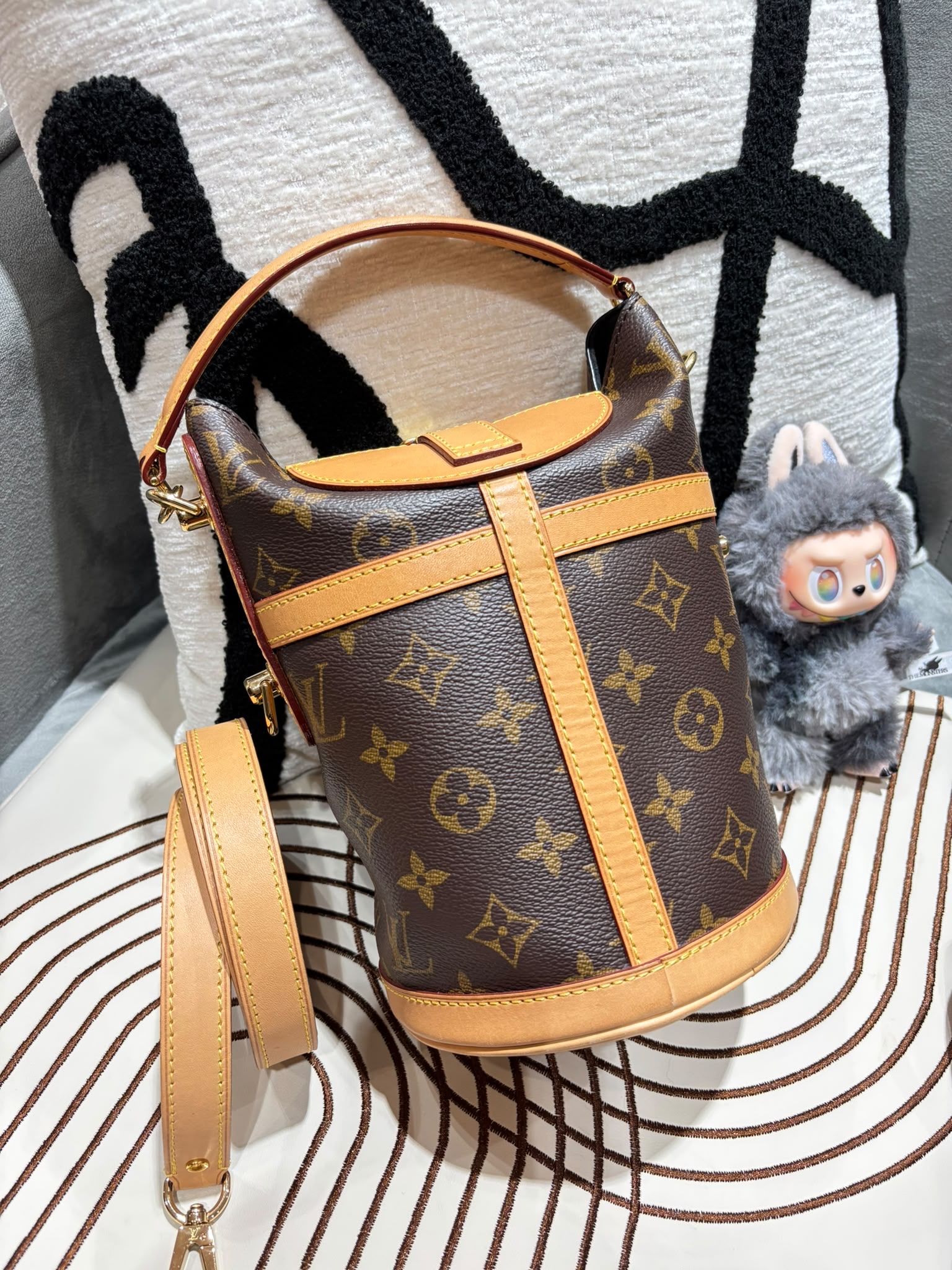 Lv Duffle bag 薯條包 bucket bag M43587 100%Authentic,95%new✅dust bag