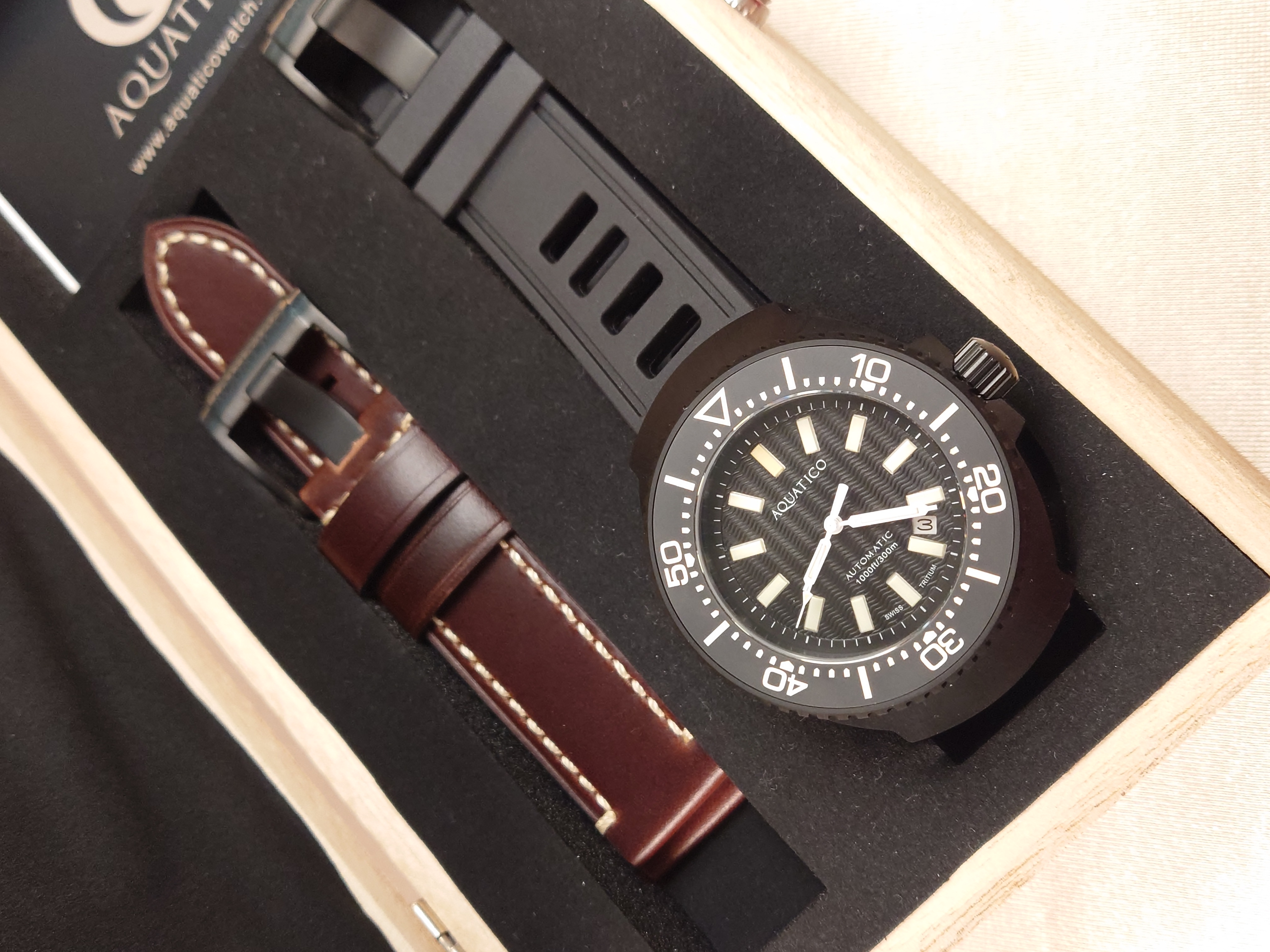 Aquatico T100+DLC Super Marine Titanium Tritium 5 級鈦合金超級夜光機械錶