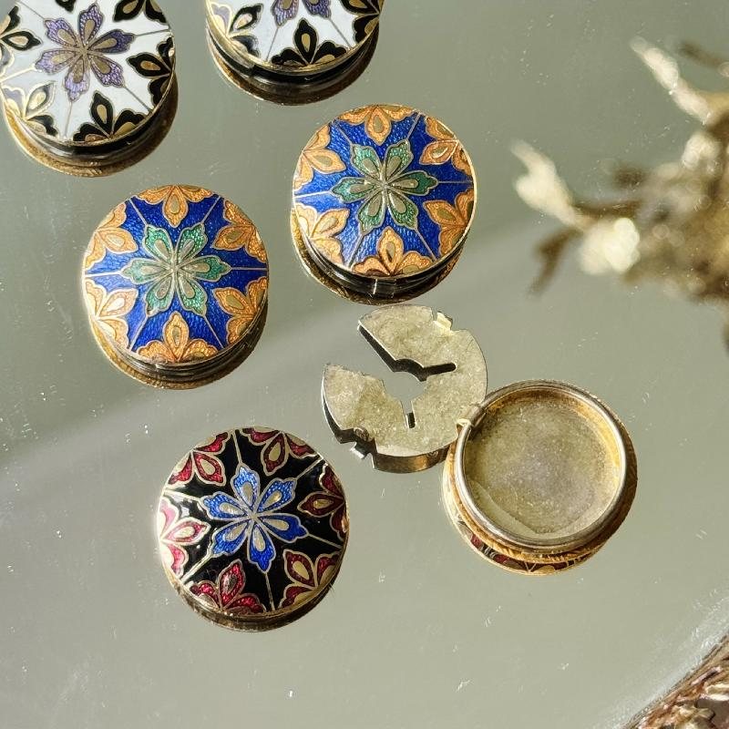 Vintage 1980s NONY New York Cloisonné Enamel Button Cover/ Button Clip (MT2095)