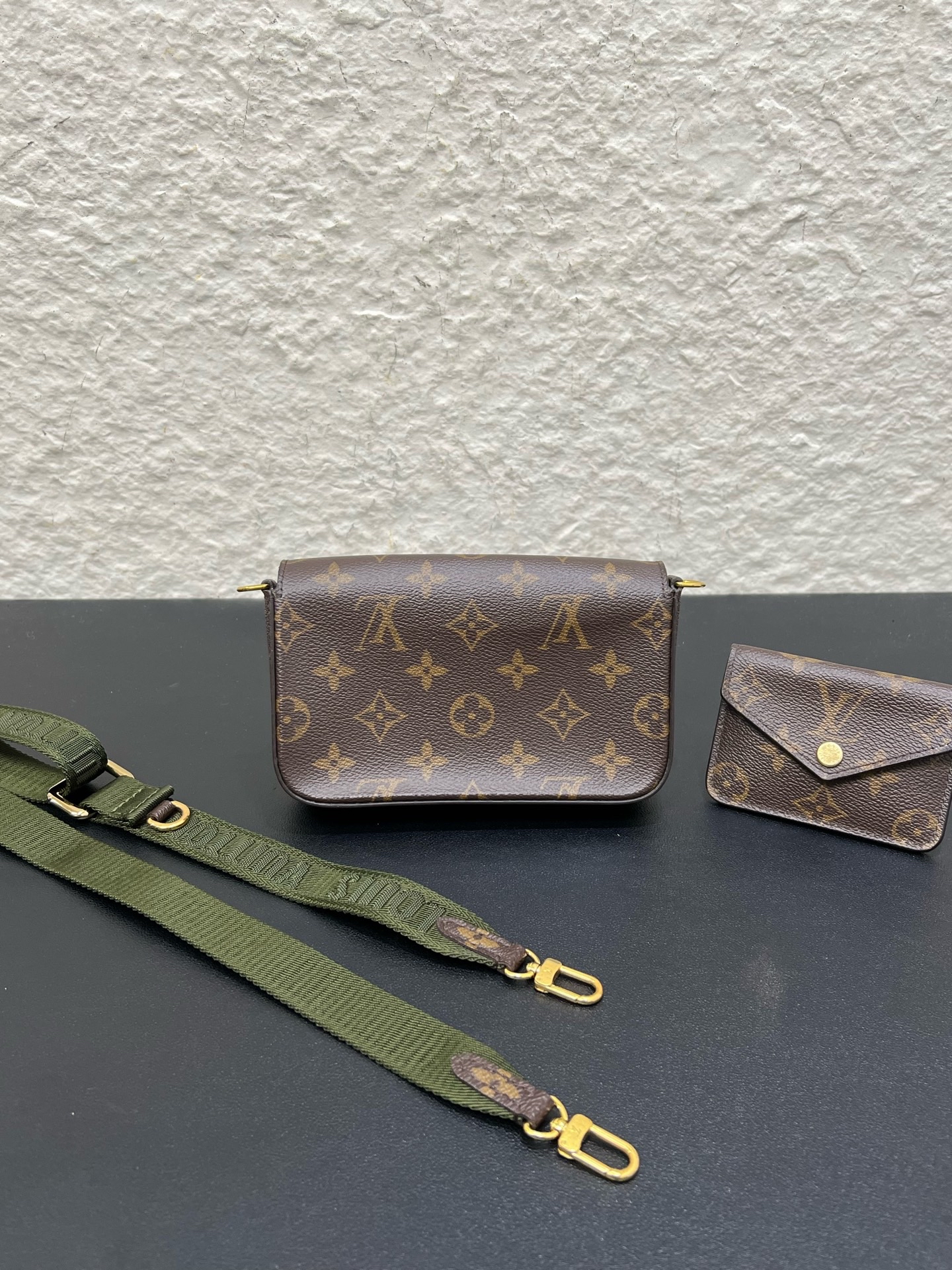 【預訂貨品】LV老花綠三合一woc