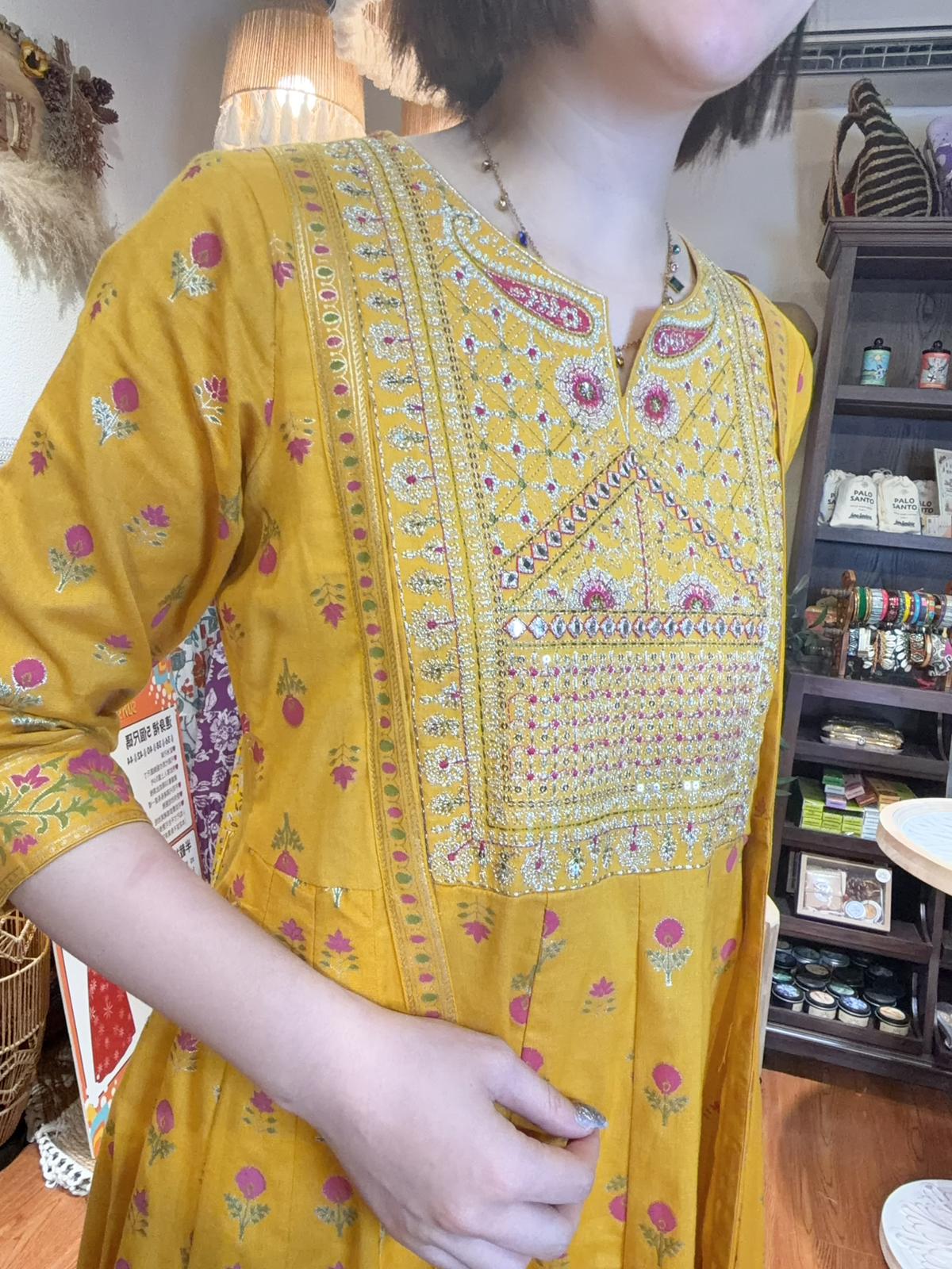 2169 Yellow OP Paisley Fake 2 Pieces OP 48"