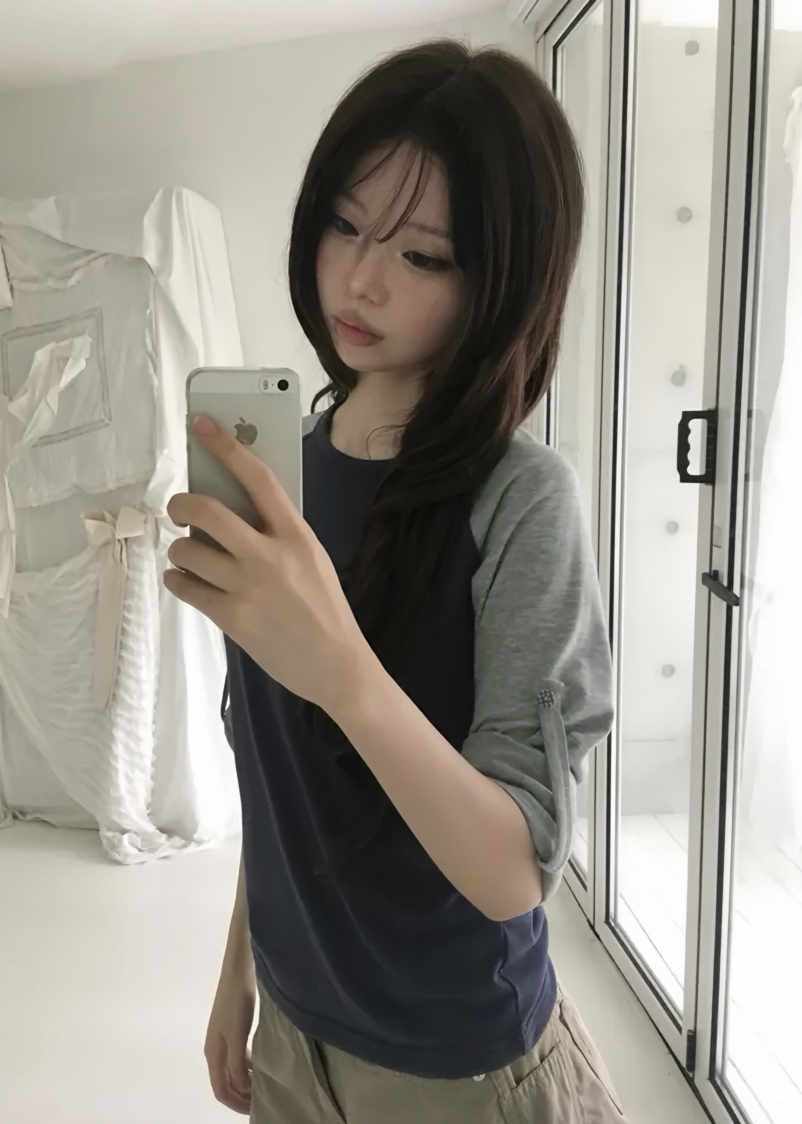 Roll-up Raglan Contrast Top