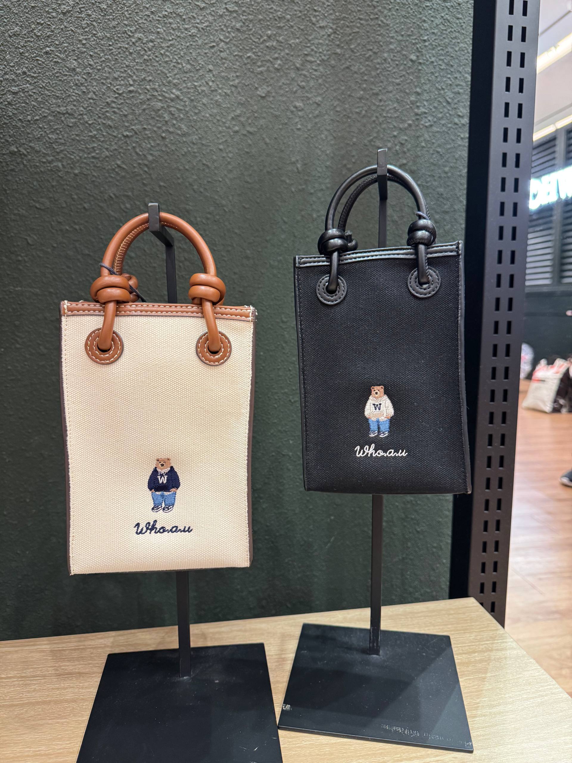 🇰🇷Whoau 帆布手机包✨