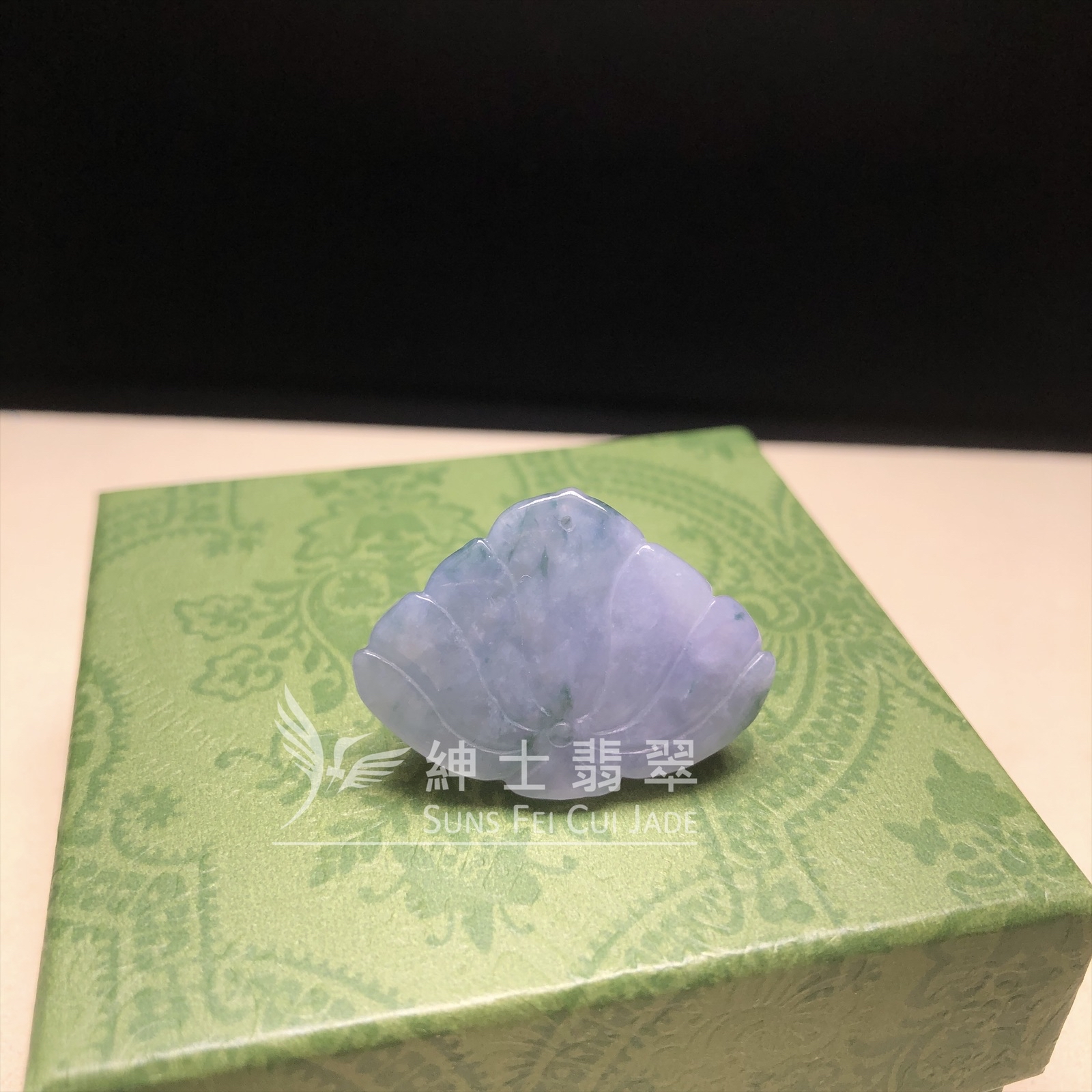 茄紫飄花蓮花  B08499