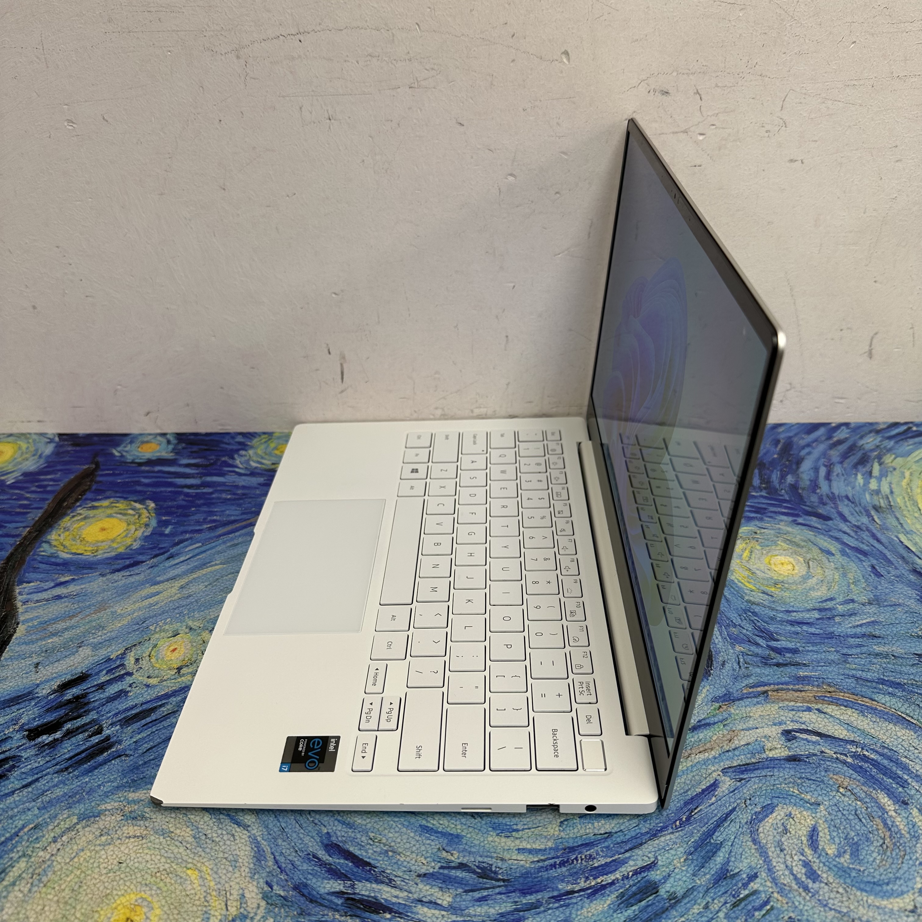 #5152 (超輕超薄Samsung文書機🔥）Samsung Galaxy i7-1135G7/16GB Ram/1TB SSD /超薄邊框/ Notebook / Laptop / Gaming Laptop /三星 / win10 / Win11 / office / Netflix / Office / YouTube 