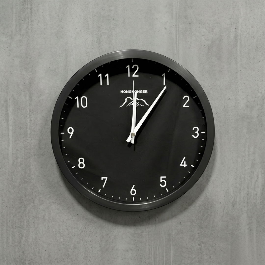 HONGKONGER 獅子山 | 黑白極簡掛牆時鐘 (Lion Rock Spirit Wall Clock)