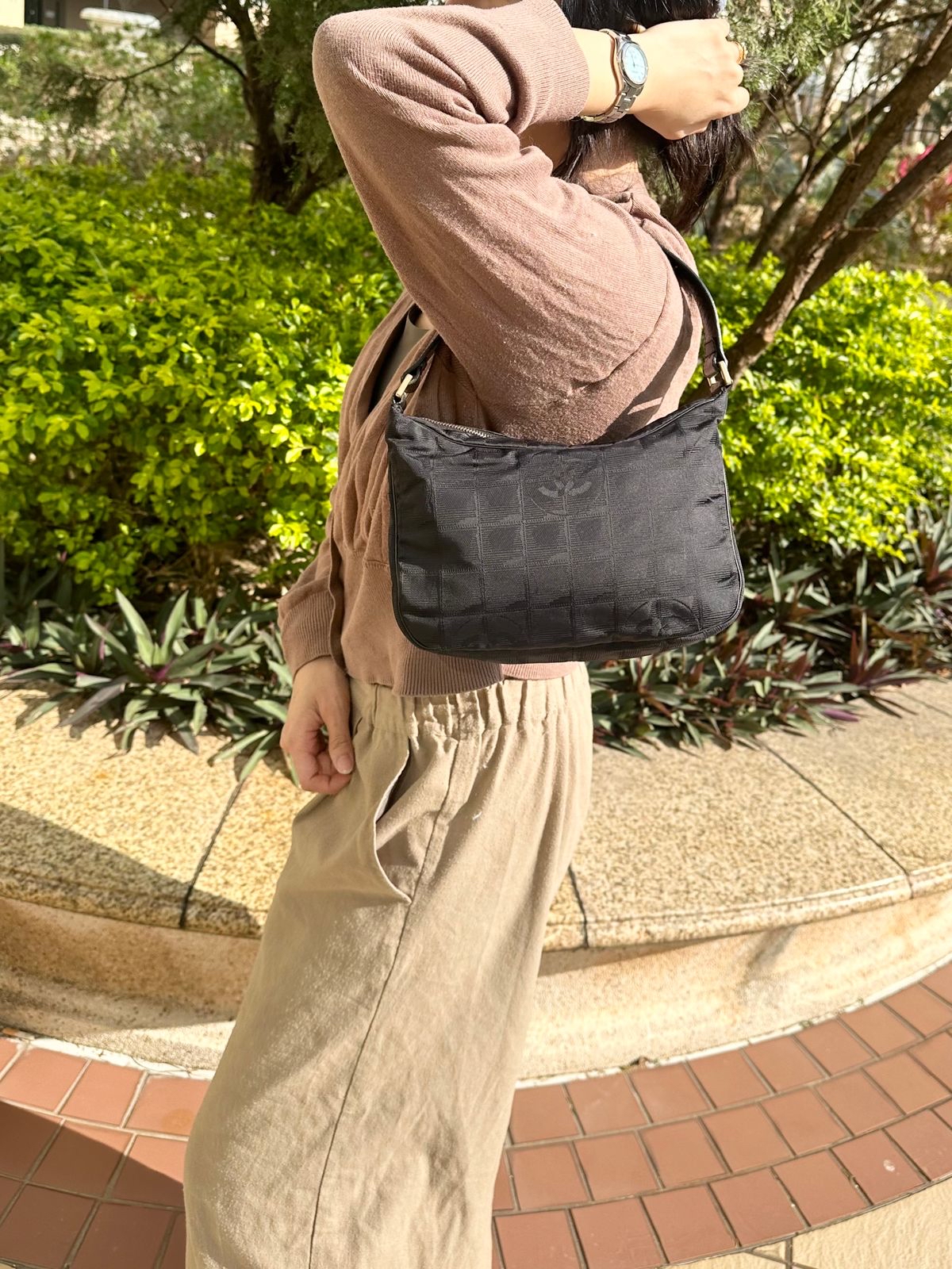 vintage chanel black jacqurd shoulder bag / pochette 