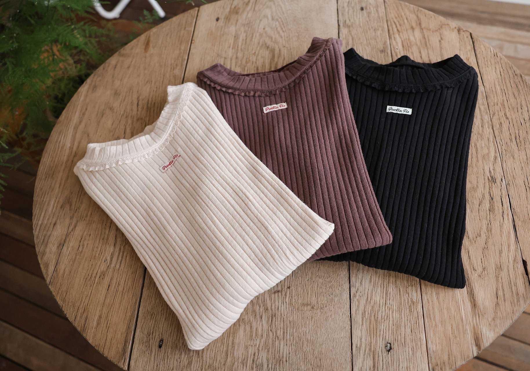 Flo | Moel T
