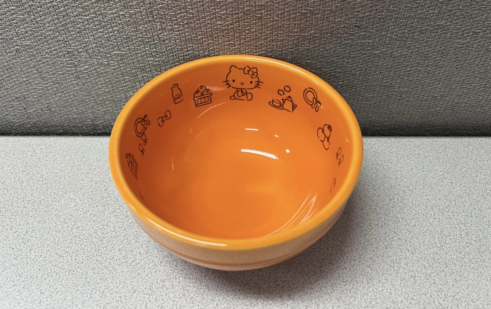 🌈 Hello Kitty 陶瓷 飯碗