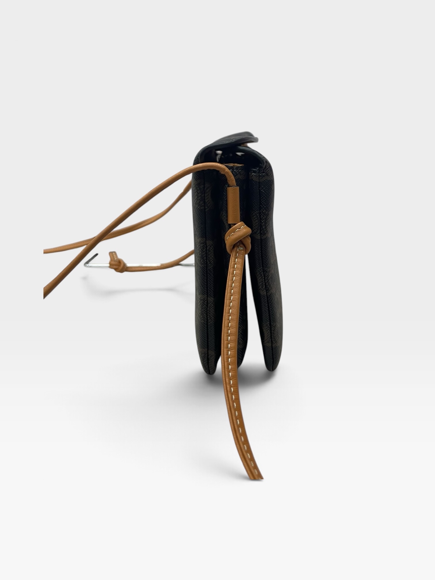 Pre-Owned CELINE Trio Flap / Product Code: 102916