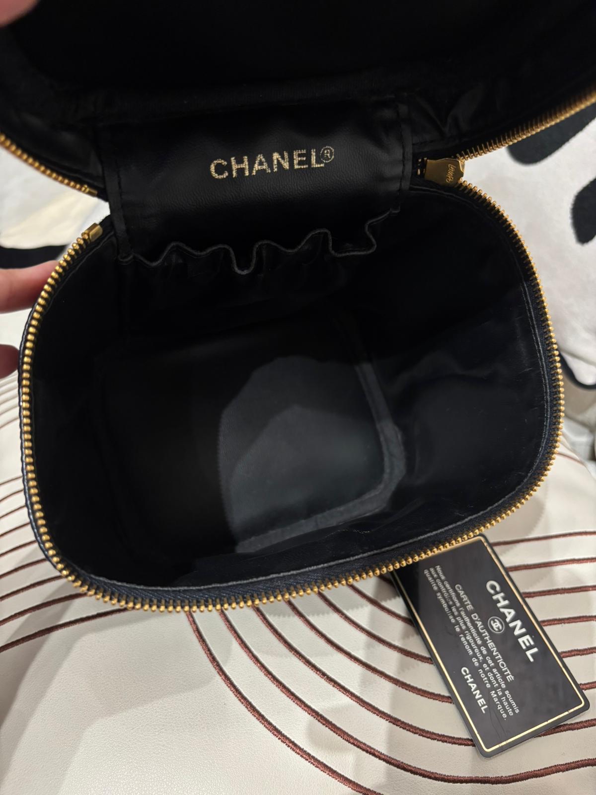 Chanel vanity Vintage 魚子醬牛皮金鏈中古化妝箱 100%Authentic ,95%new ✅7*CARD貼