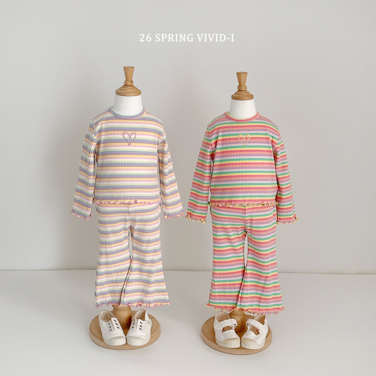 🌸預訂 韓國直送🌸🇰🇷VIVIDI兩色愛心刺繡條紋花邊長袖上衣