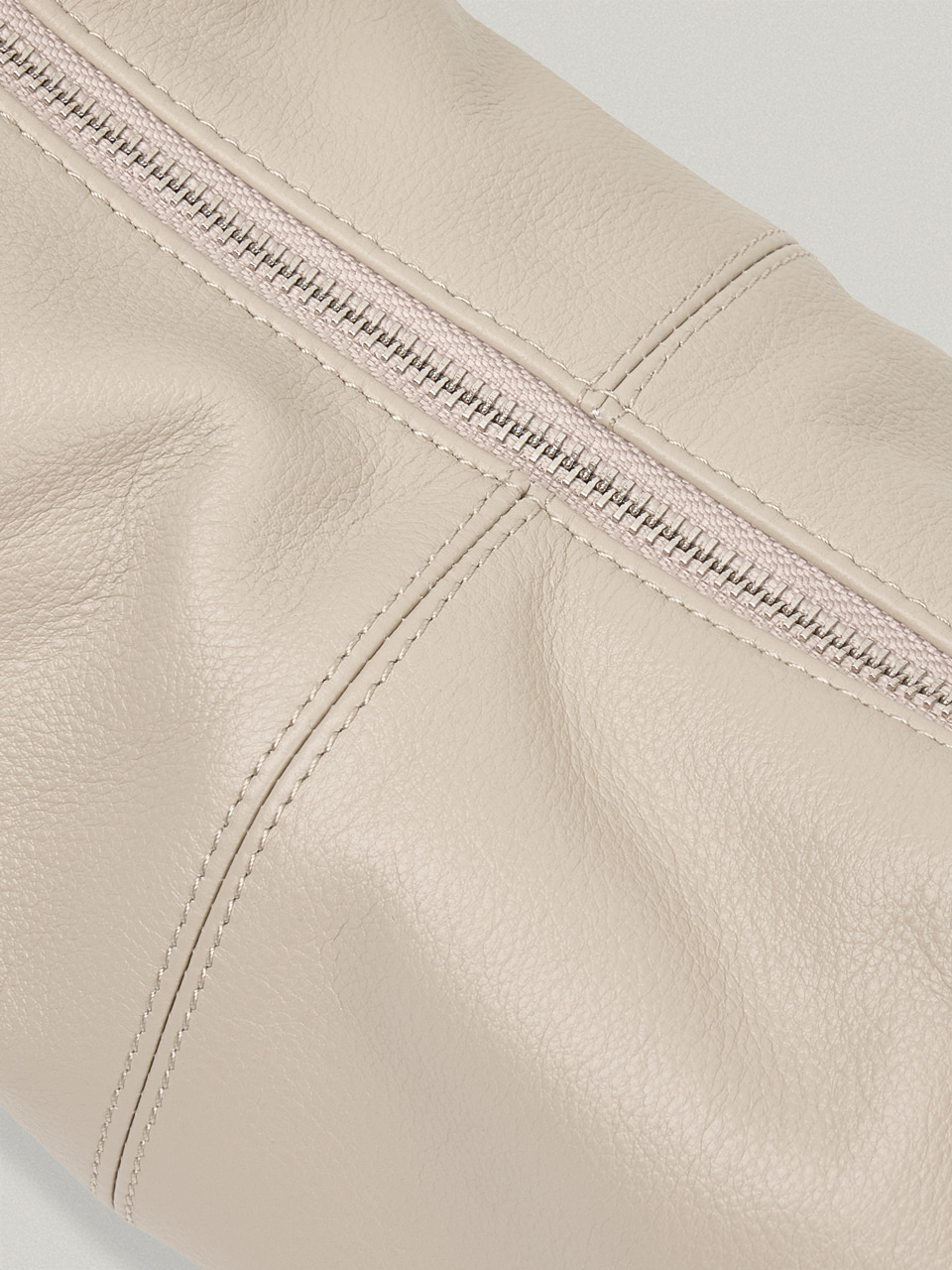 AMANT HOBO BAG - PLAIN (ECRU/ BLACK) 