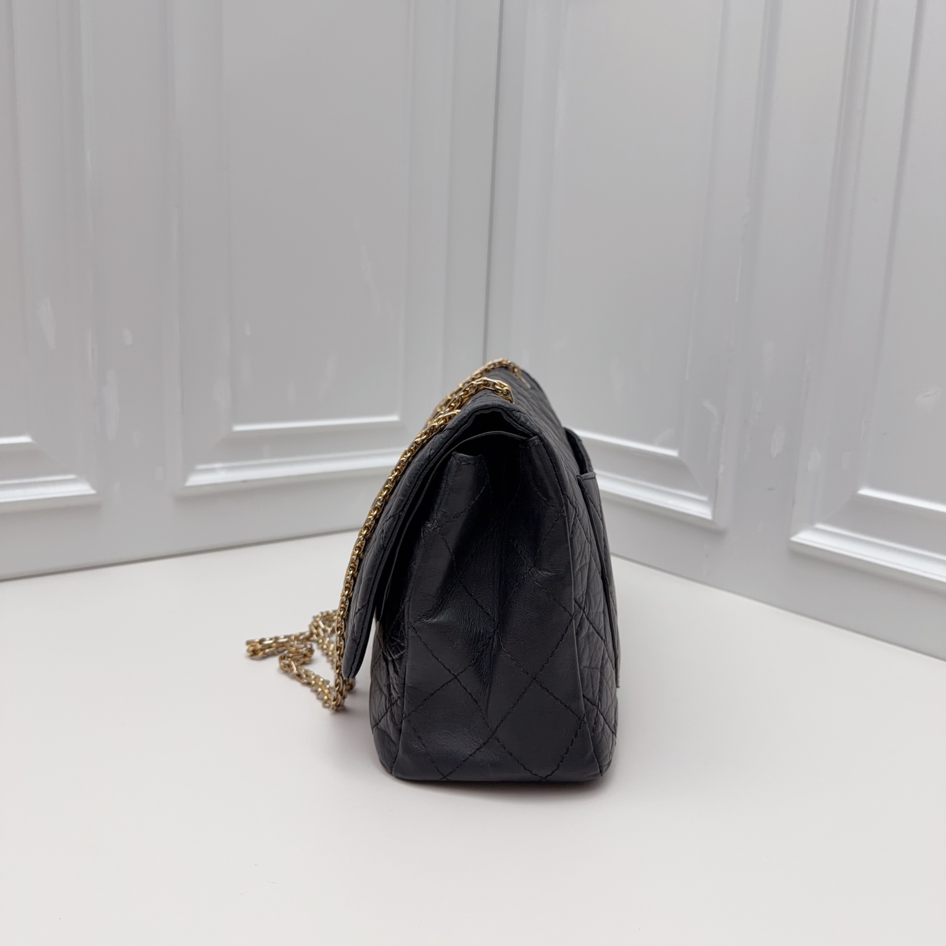 【預訂貨品】CHANEL黑金復古金扣腋下包