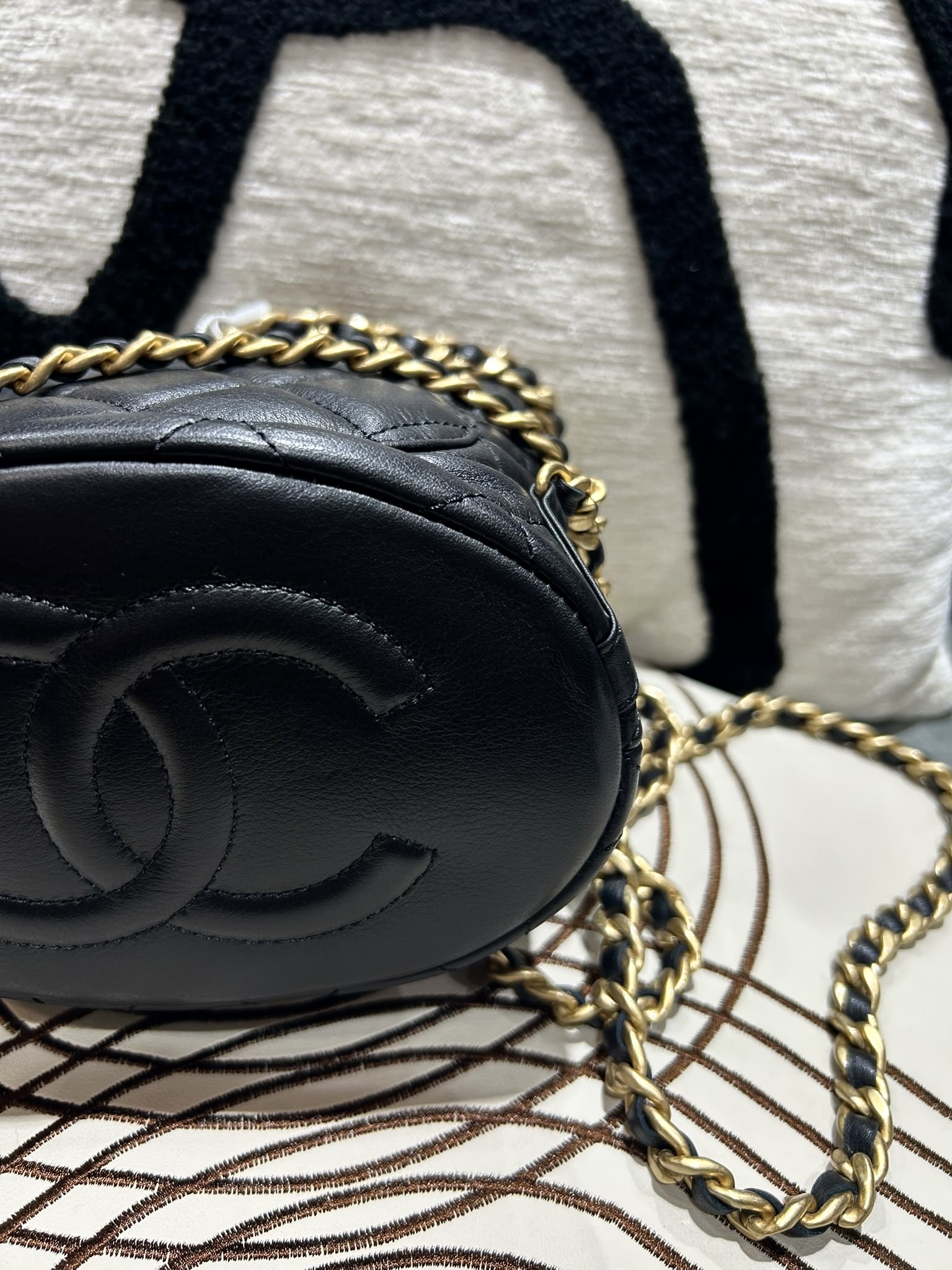 Chanel mini backpack AS3947 黑金迷你背囊 100%Authentic,98%new  ✅晶片✅Dust bag✅box