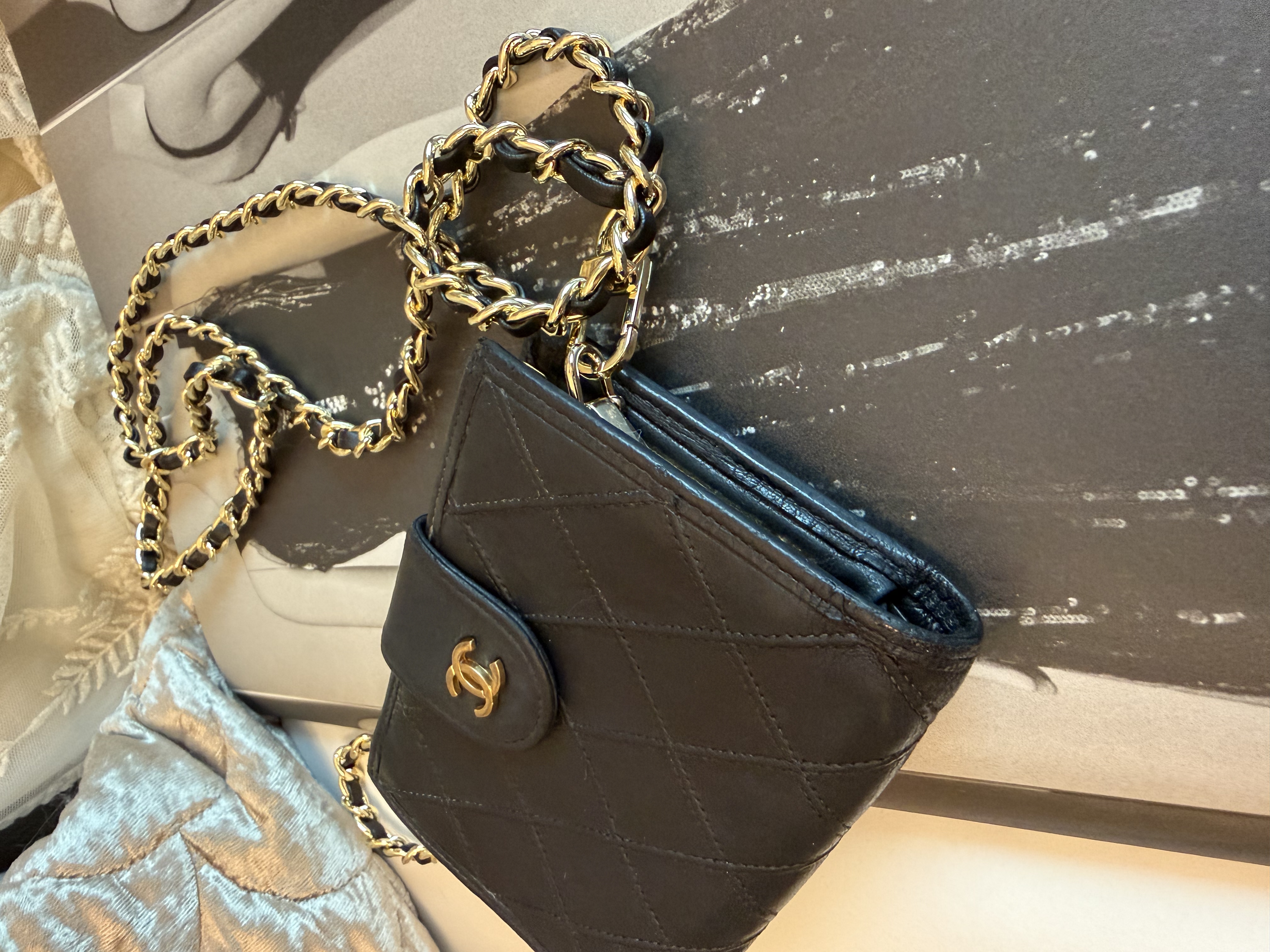 Vintage chanel black leather short wallet