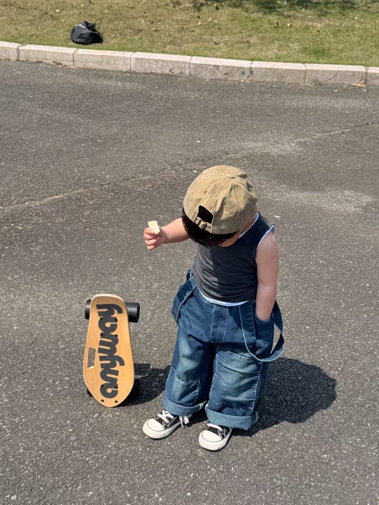 0638 兩穿牛仔褲+ 莫代爾背心