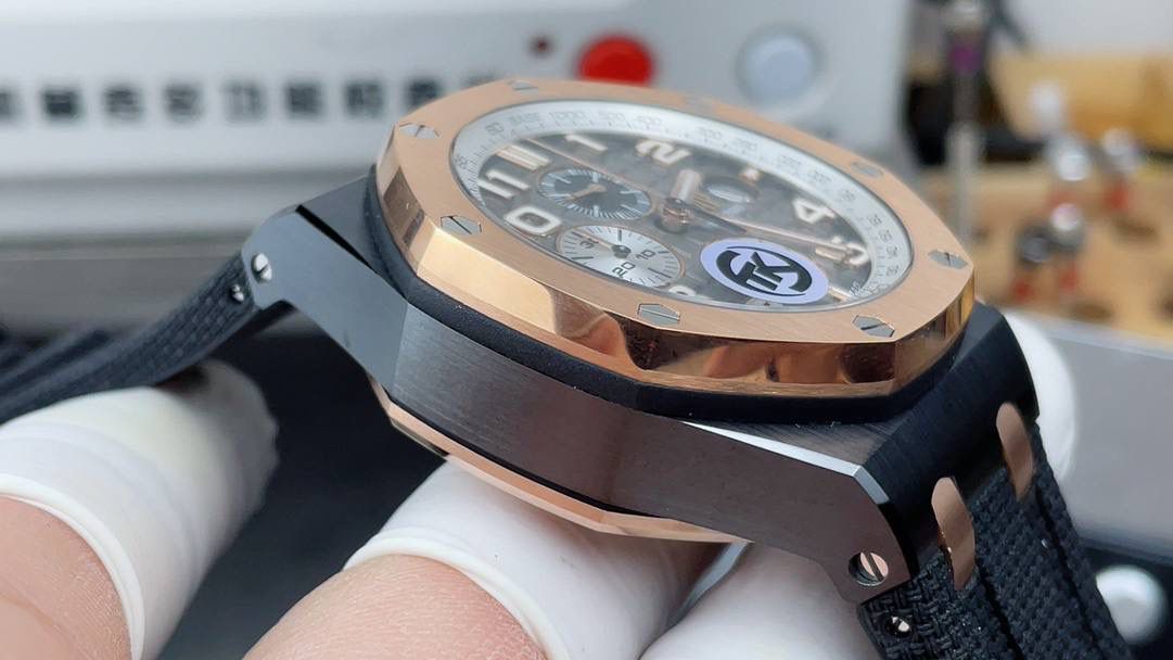 爱彼皇家橡树离岸型计时码表玫瑰金