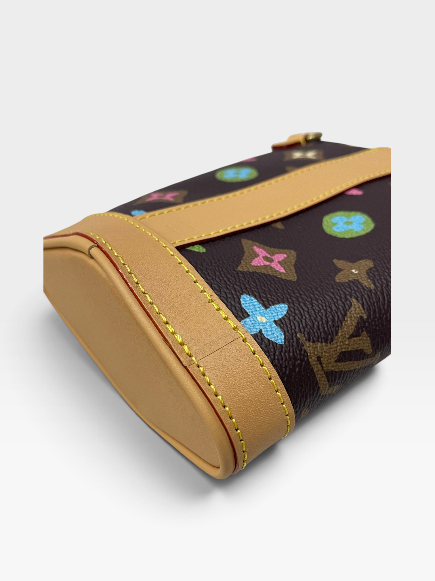 Pre-Owned LV Craggy Pouch / Product Code: K090413