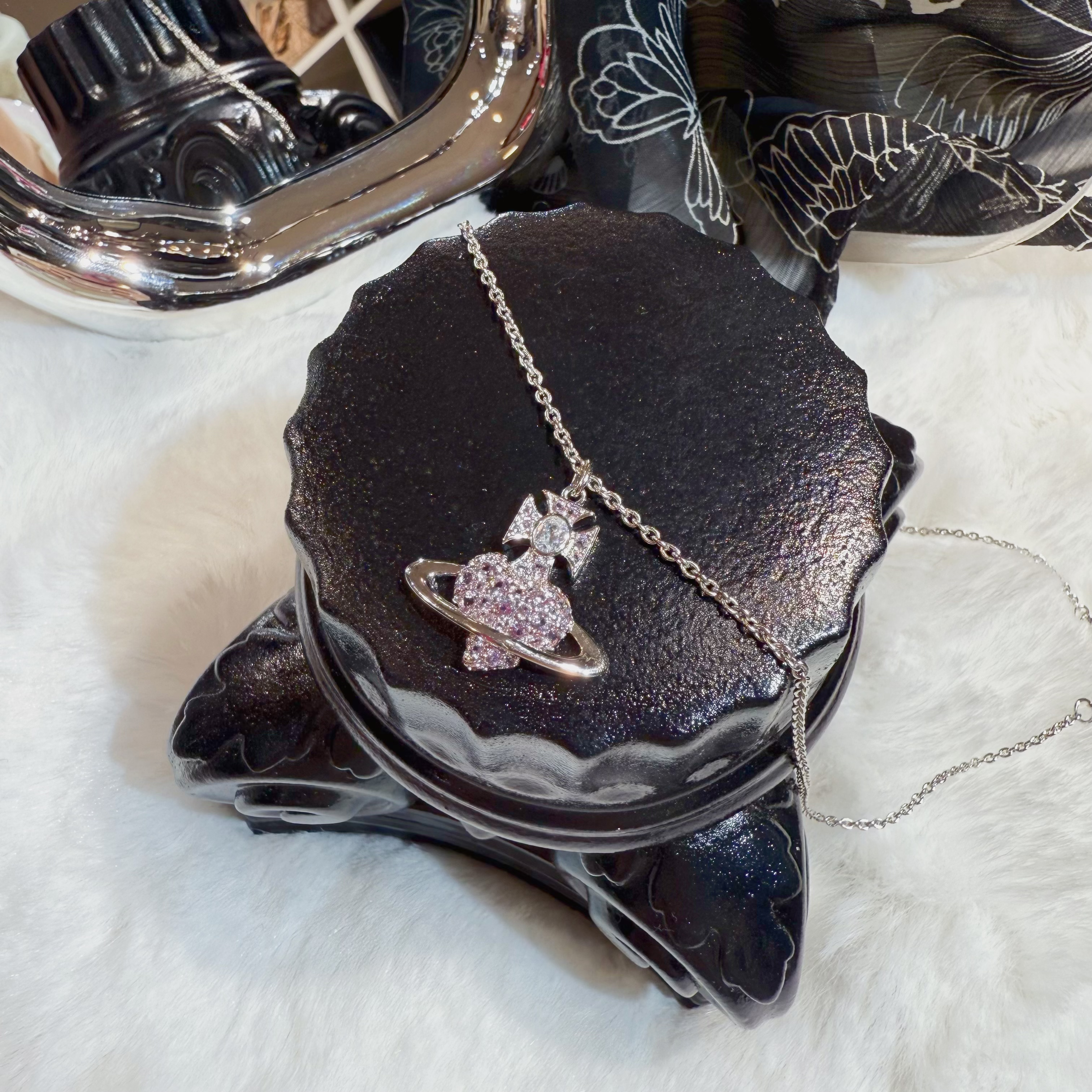 VW Agnatha necklace S/purple