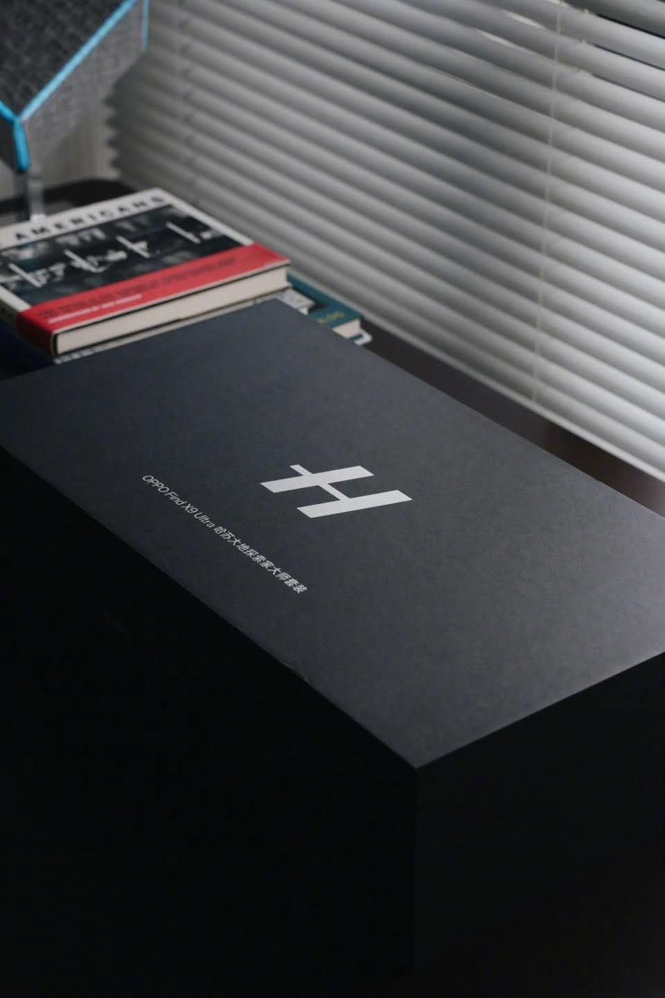 OPPO Find X9 Ultra Hasselblad Earth Explorer Master Set