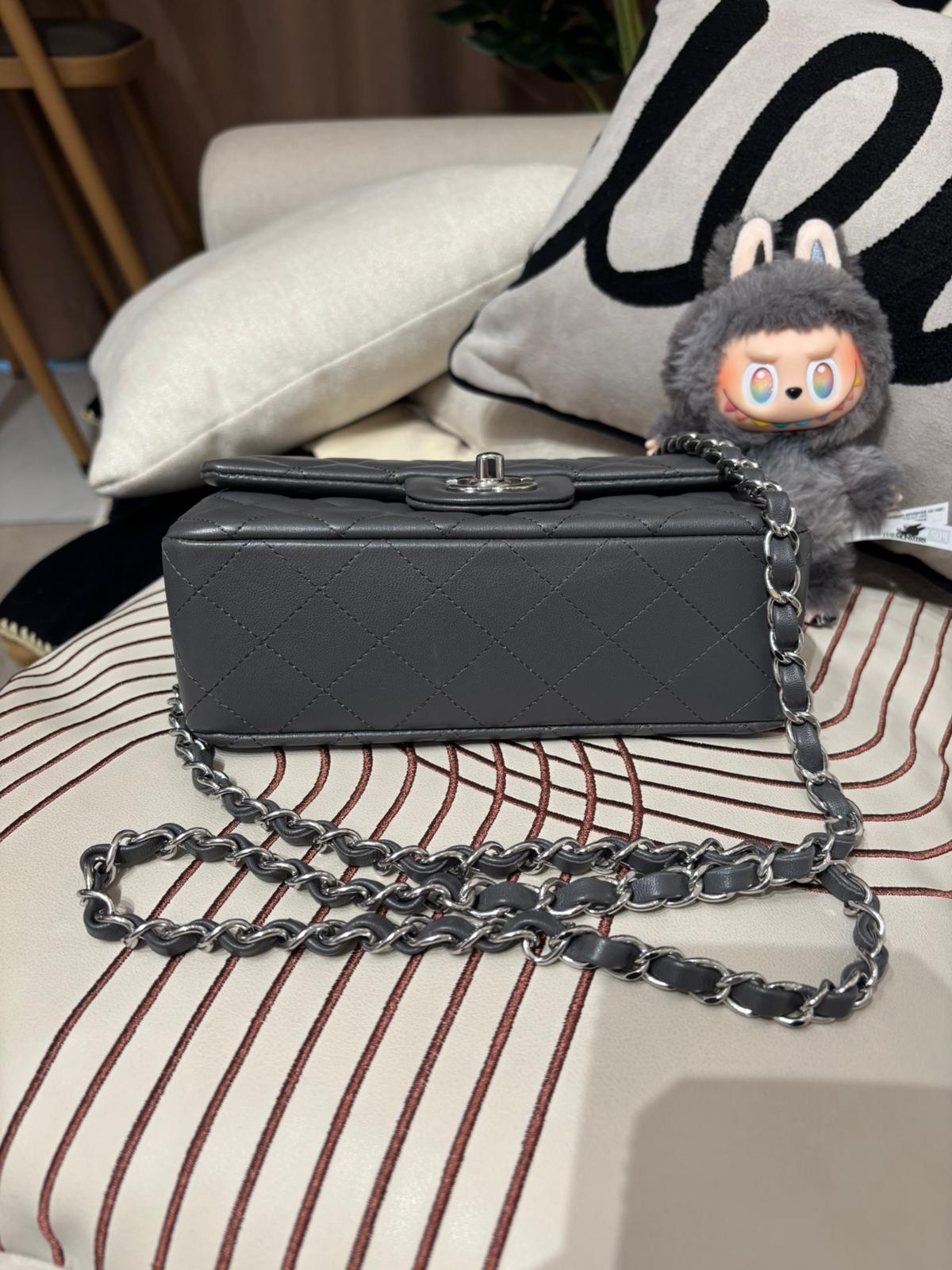 Chanel Mini Flap A69900 Grey 100%Authentic, 98%New ✅收據副本✅晶片✅Dust bag✅box