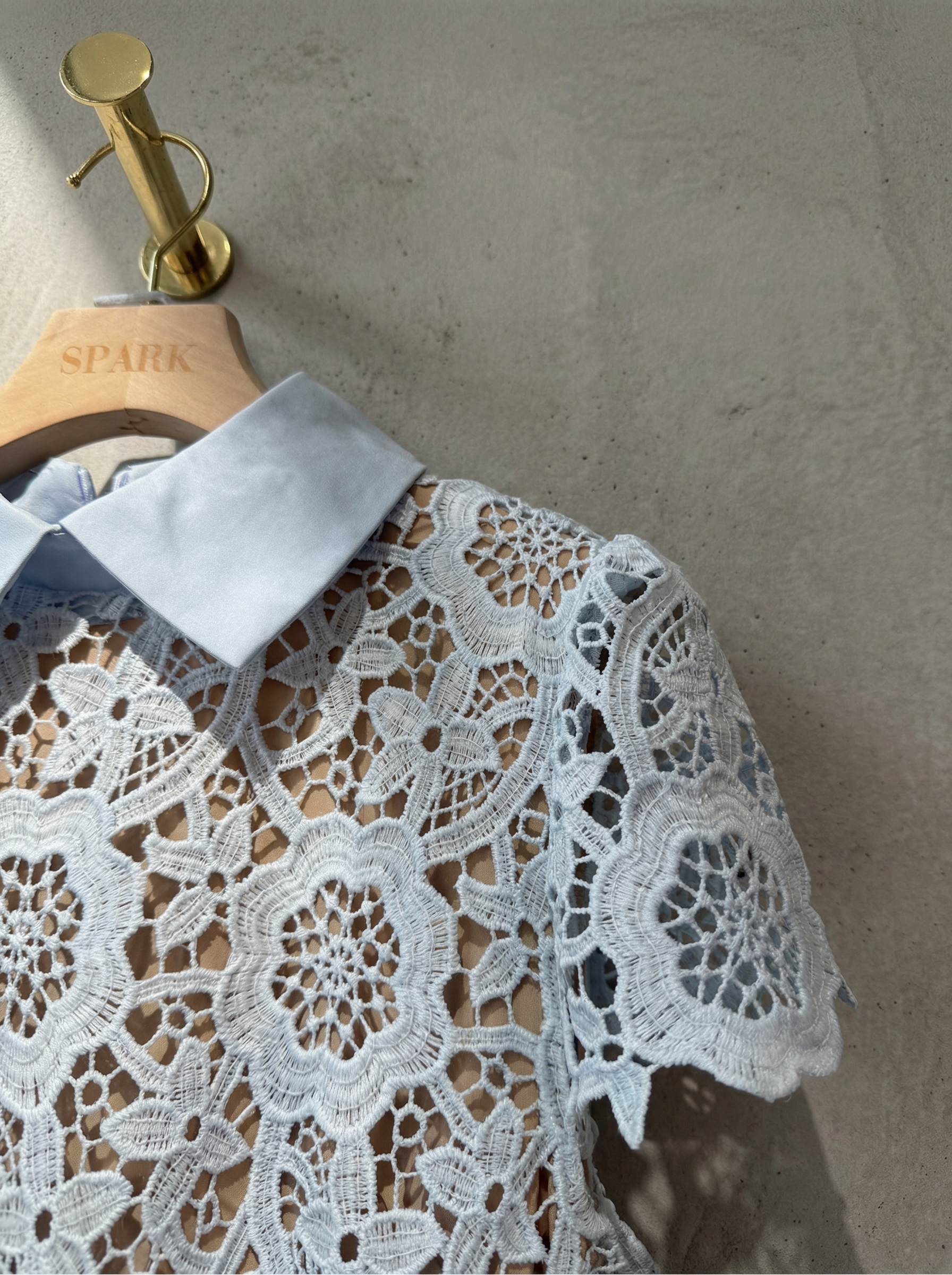 粉色蕾絲領結腰帶連衣裙(白色腰帶需另外購買)