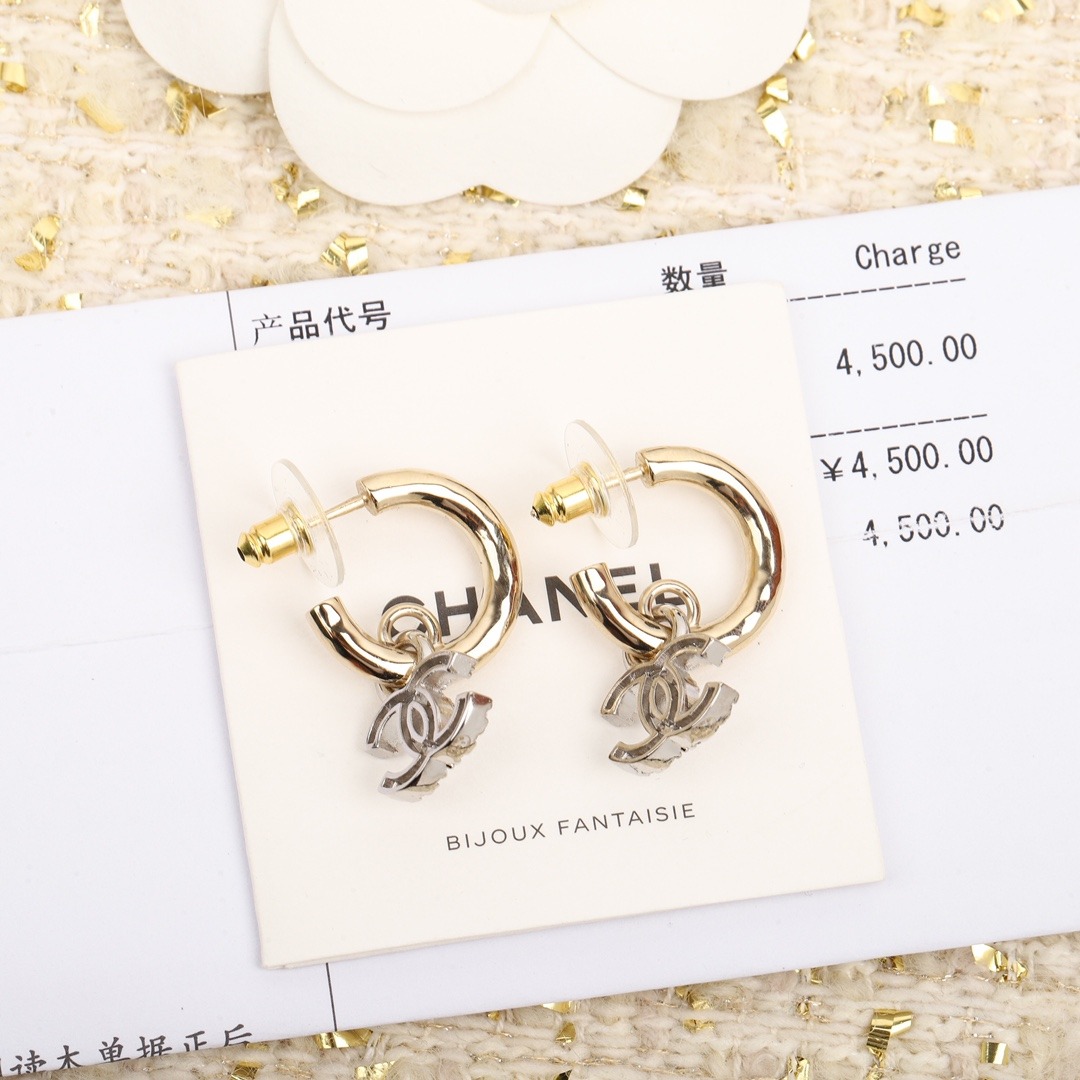 【現貨】【原單】CHANEL 滿鑽CC標誌耳環 連禮盒