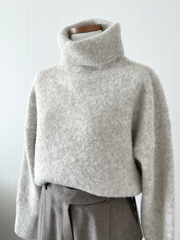The Souffle Soft Sweater (Oat)