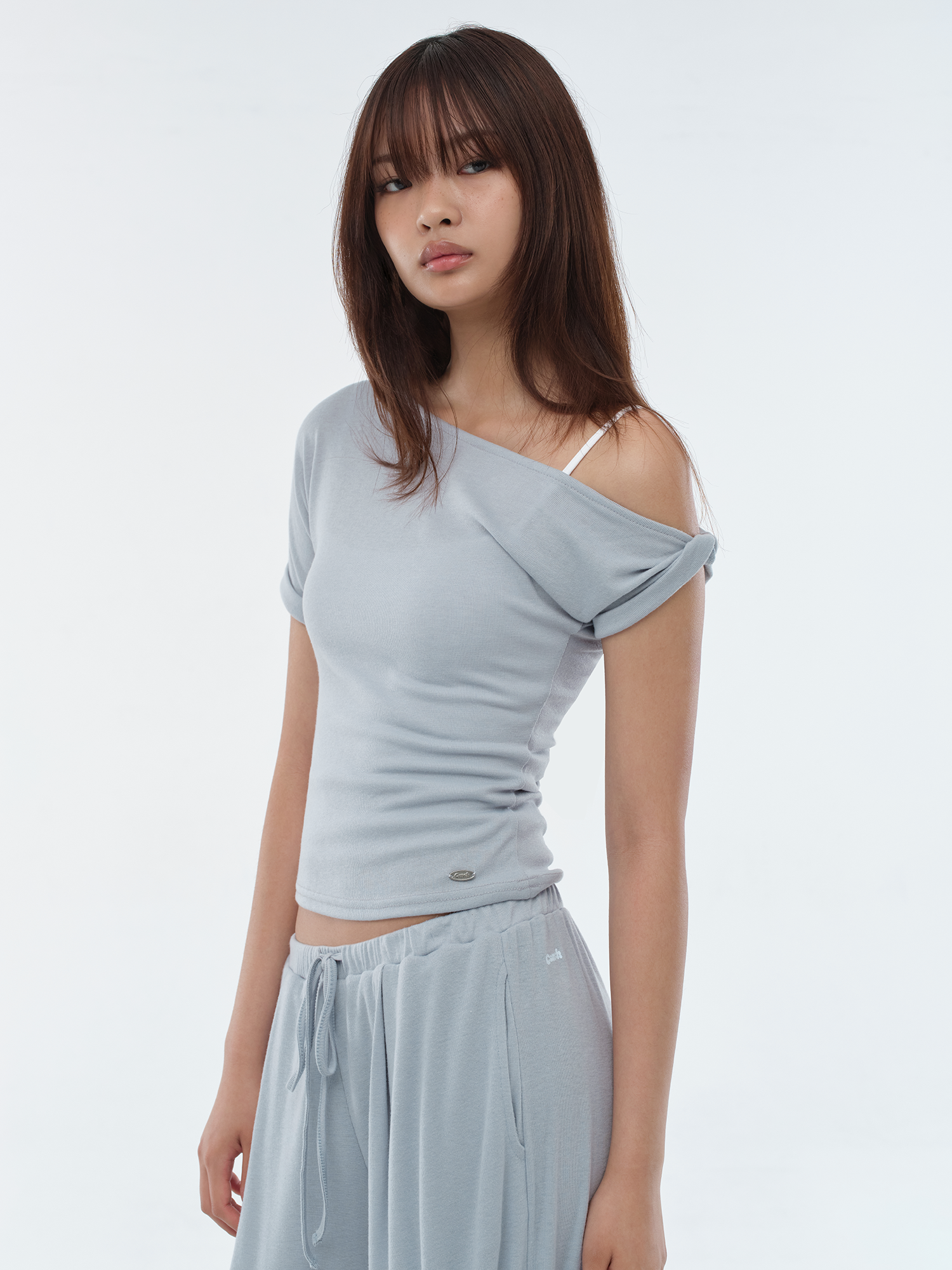 【氣質美感One Shoulder Top】預購_Flow Unbalanced Cropped T-shirt by Conch