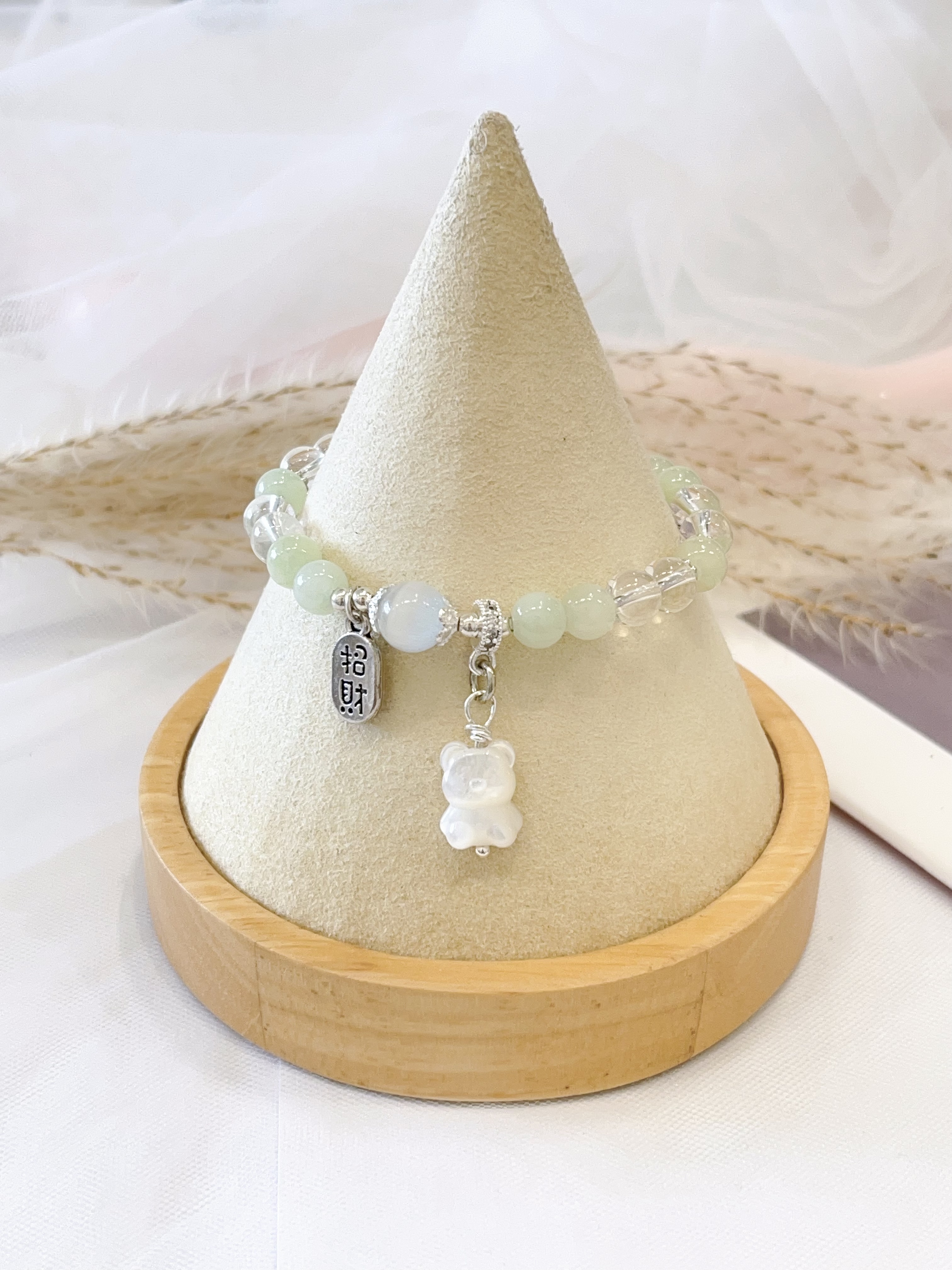 🧸 猫眼石 × 白水晶 × 奶盖葡萄石 × 贝壳小熊吊饰手串 Cat’s Eye Stone, Clear Quartz & Prehnite with Shell Bear Charm