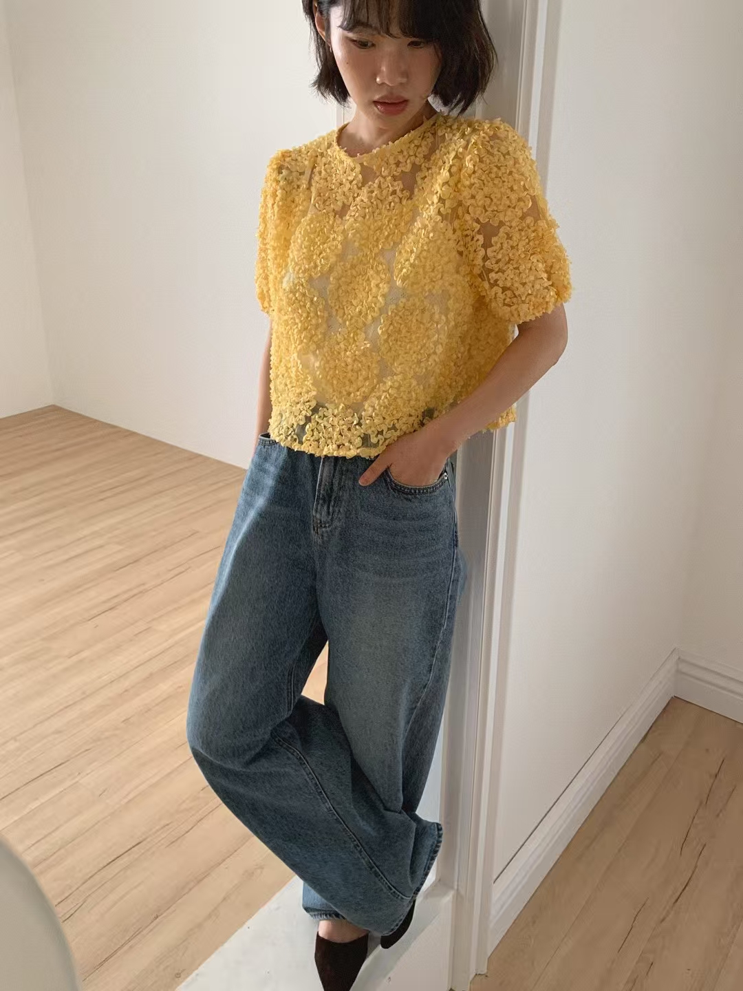 3D Floral Embroidered Mesh Short Sleeve Top ‖ 立体花朵刺绣网纱短袖上衣 KR011056071