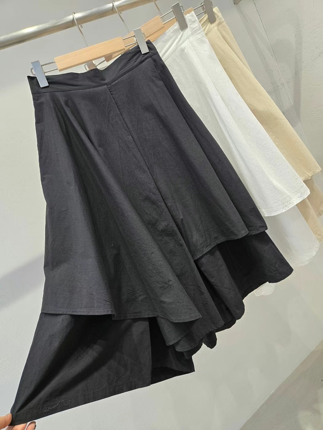 Asymmetrical Layered Wide-Leg Skirt Pants ‖ 不规则层次感高腰裙裤 KR047117101