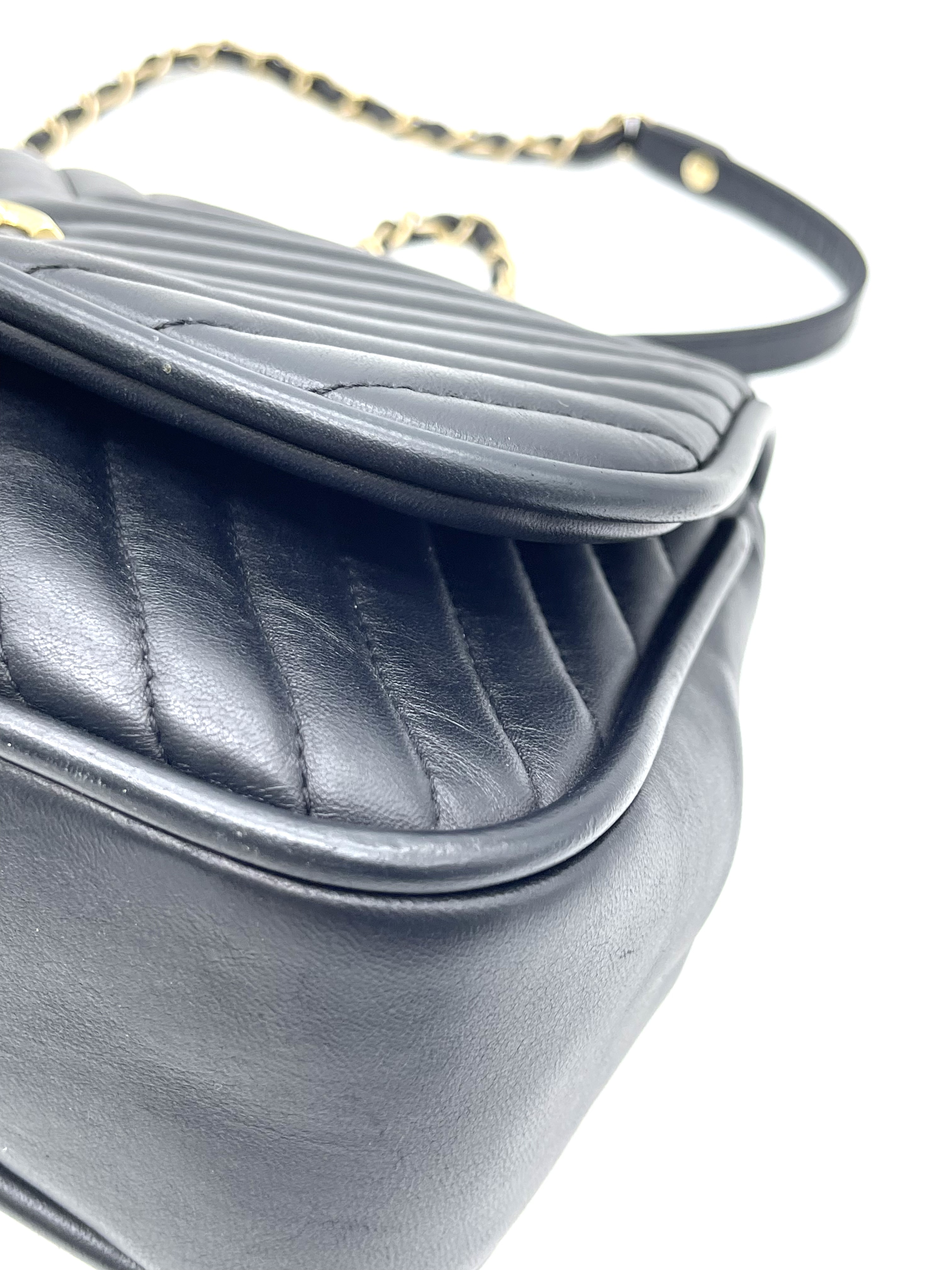 Pre-owned Chanel Chevron Top Handle / Product Code: 26040112